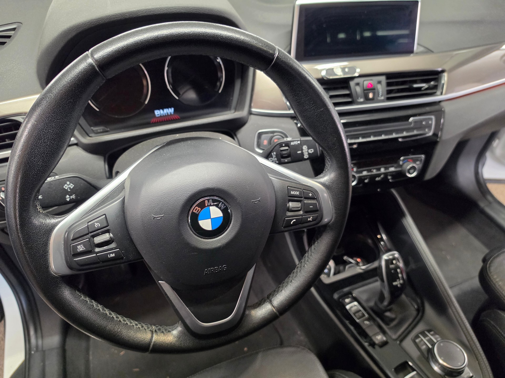 BMW X1 xDrive 20i Sport Line Steptronic-image-11