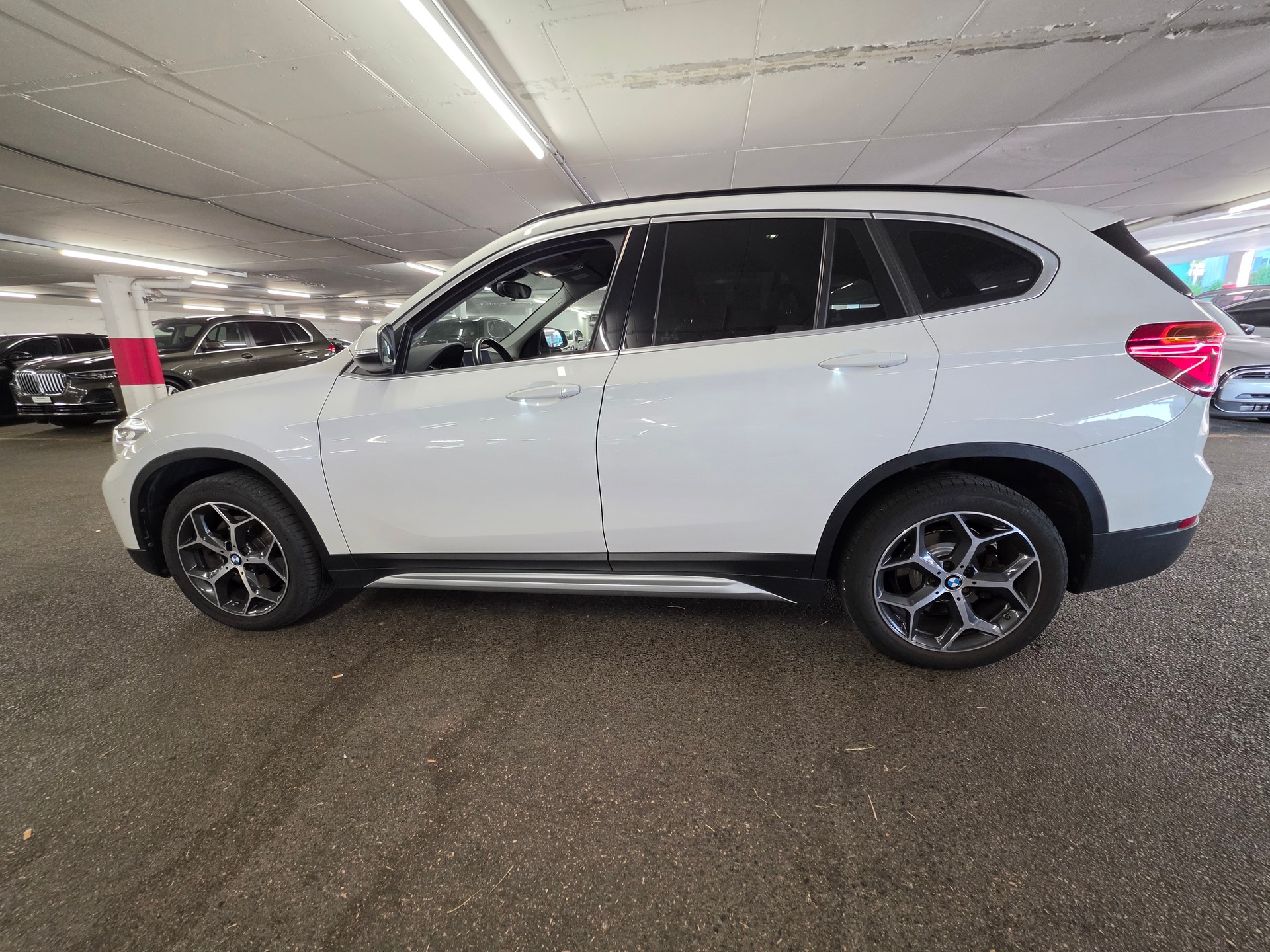 BMW X1 xDrive 20i Sport Line Steptronic-image-2