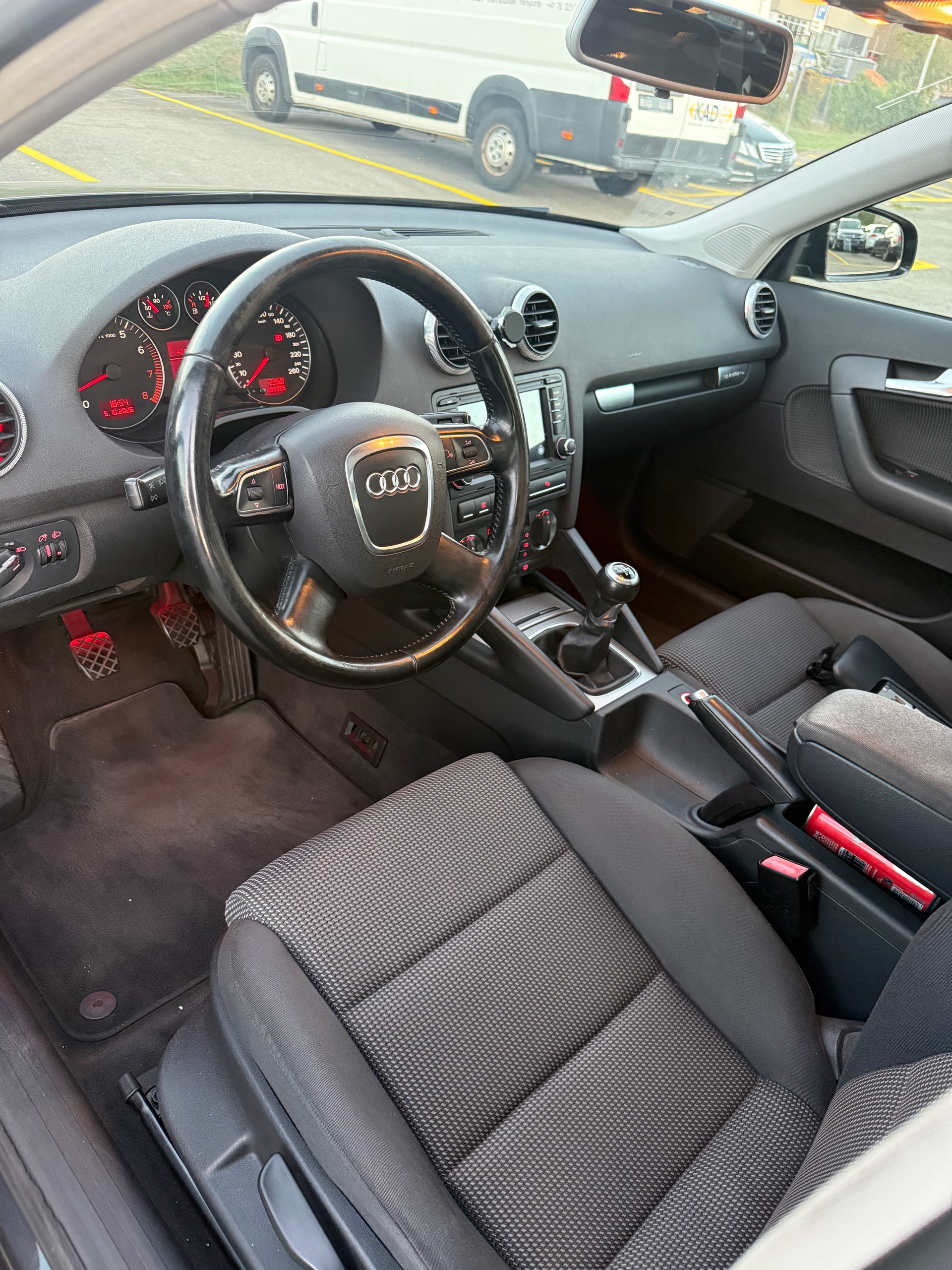AUDI A3 Sportback 1.4 Turbo FSI Attraction-image-5