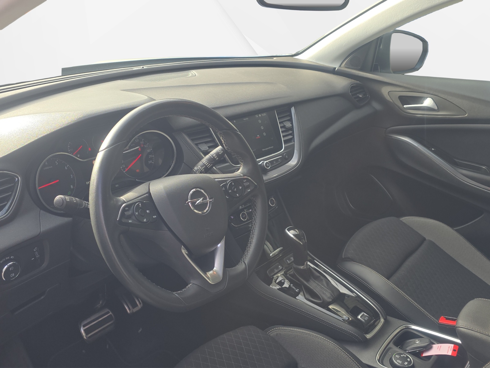 OPEL Grandland X 1.6 TP Excellence Automatik-image-5
