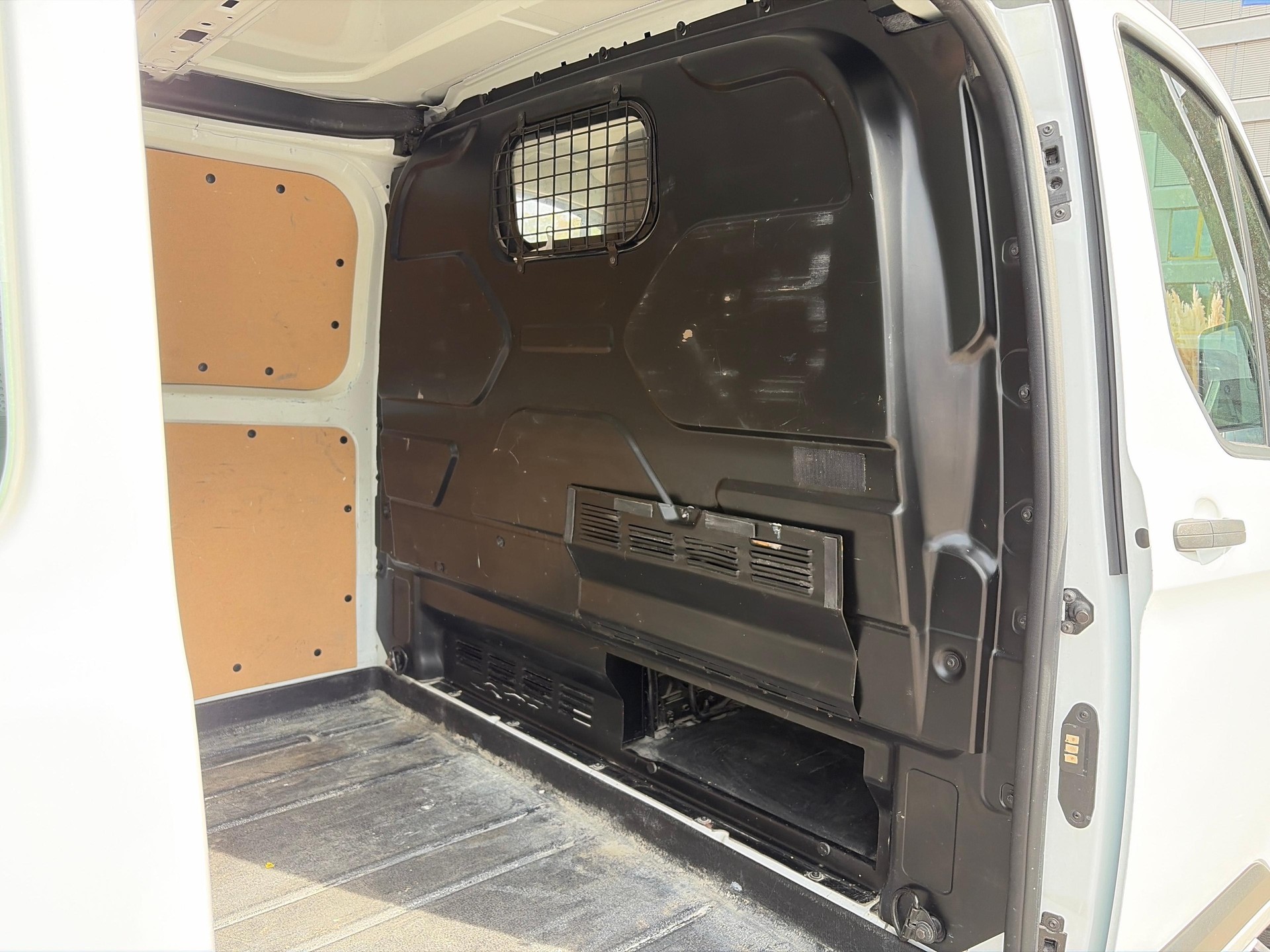 FORD Transit C Van 300 L1 2.0 TDCi 130 Trend-image-17