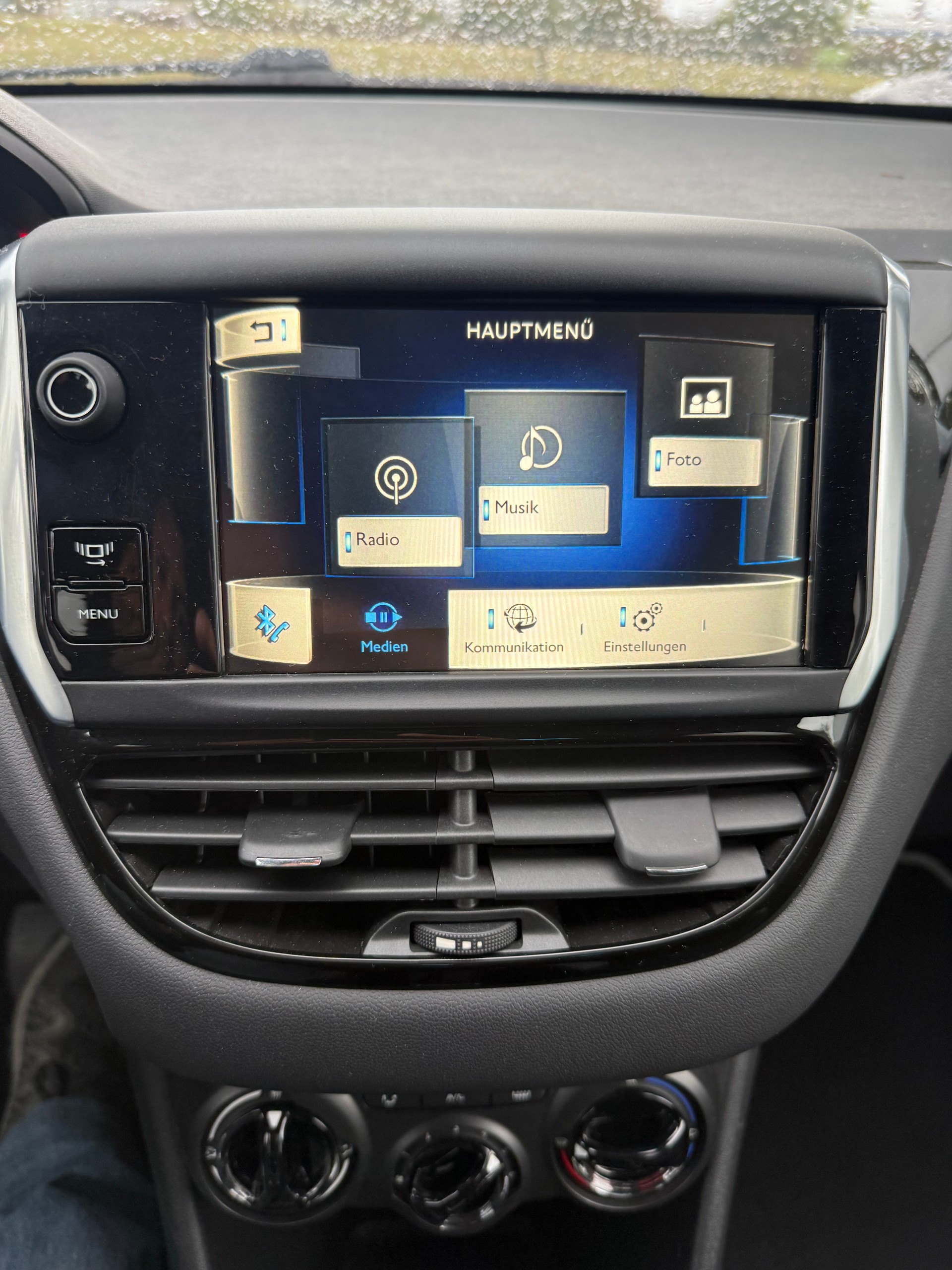 PEUGEOT 208 1.2 VTI Active-image-14