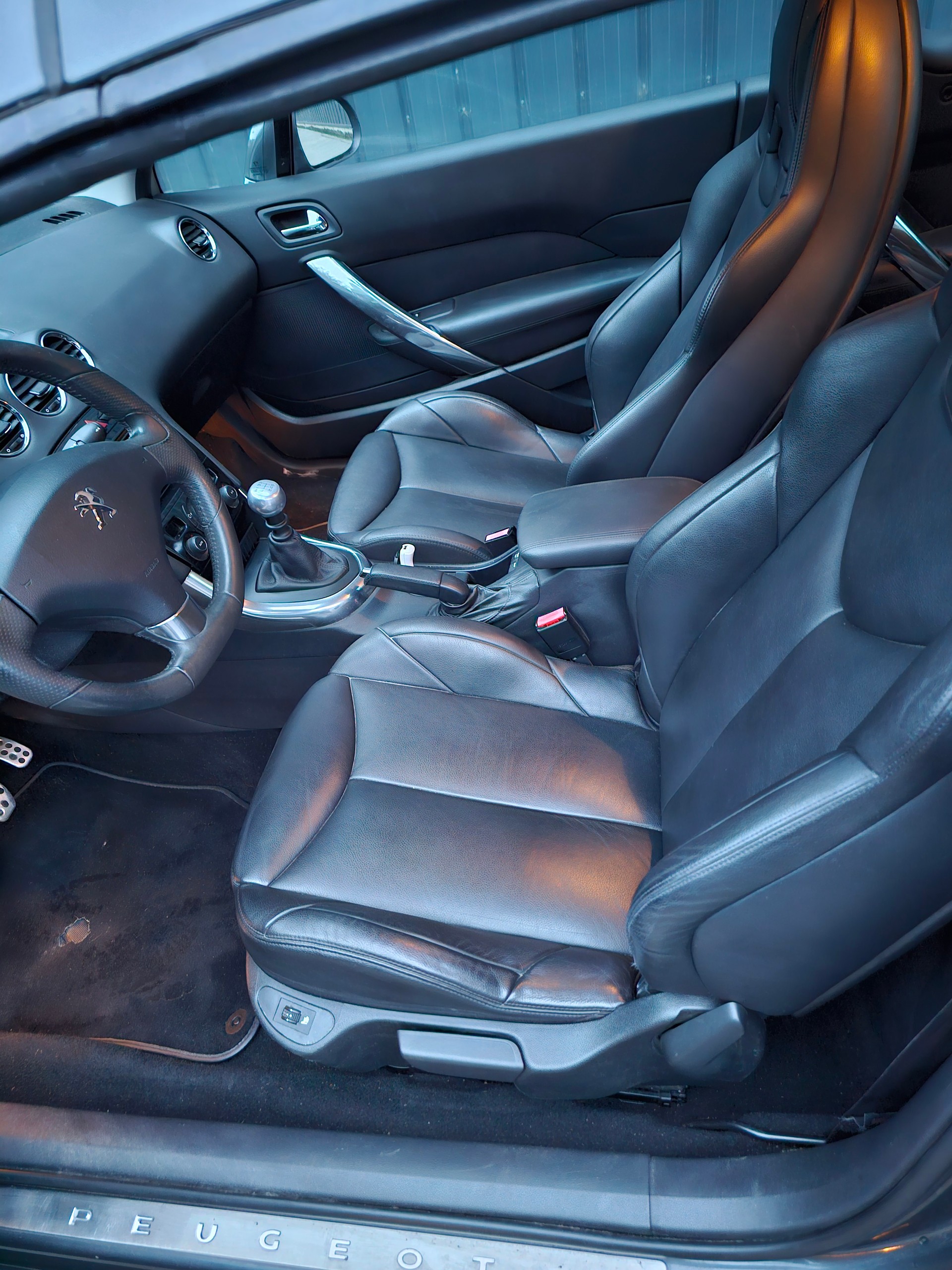 PEUGEOT 308 CC 1.6 16V Turbo Allure-image-8