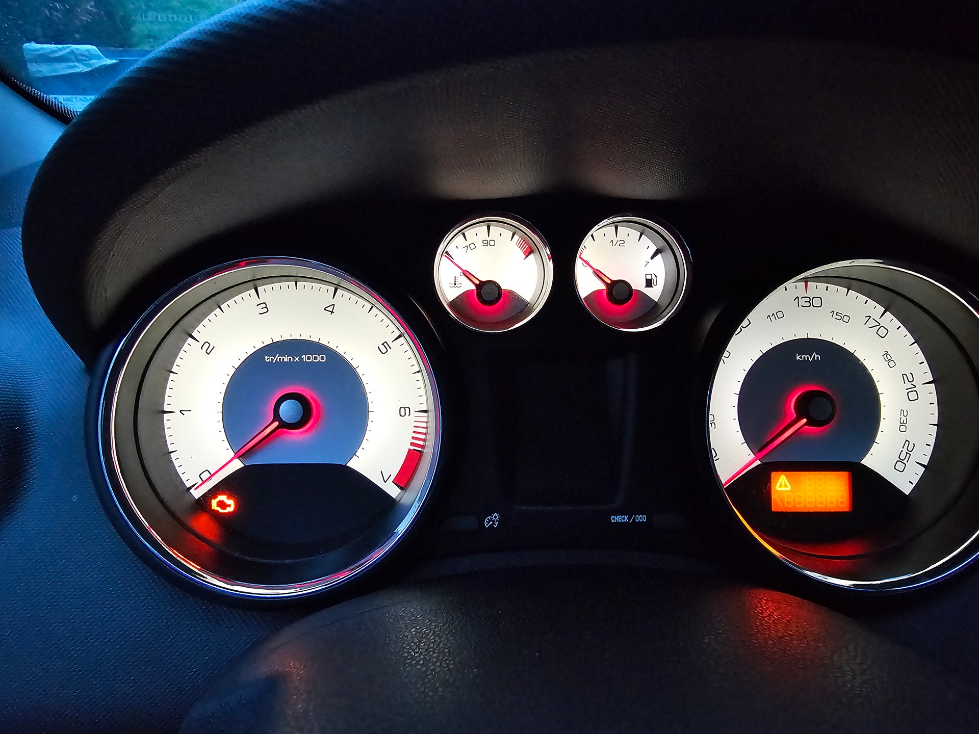 PEUGEOT 308 CC 1.6 16V Turbo Allure-image-11