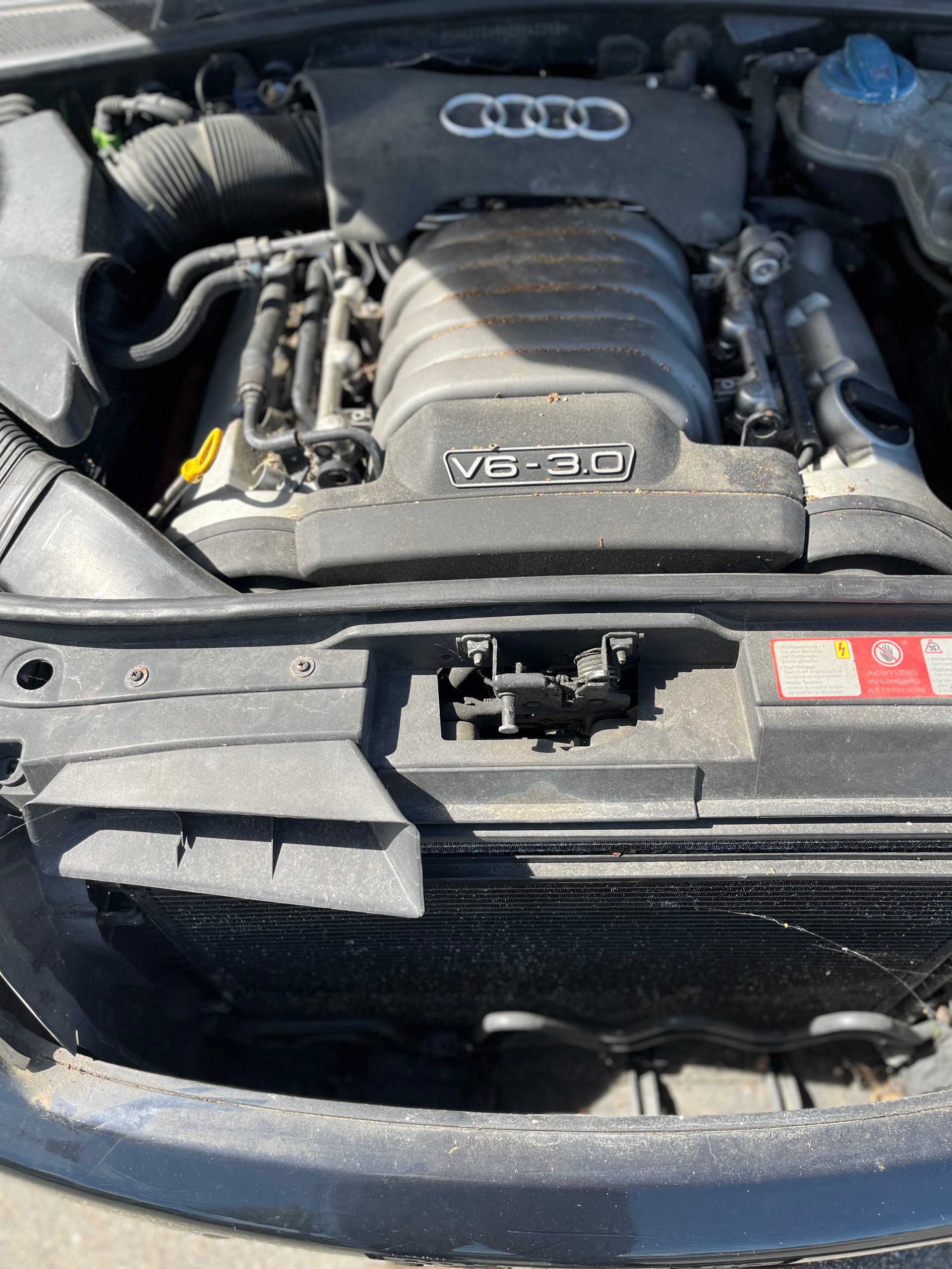 AUDI Kombi 3,0i Benzin Automat 4x4 KM:212000 Euro B04-image-8