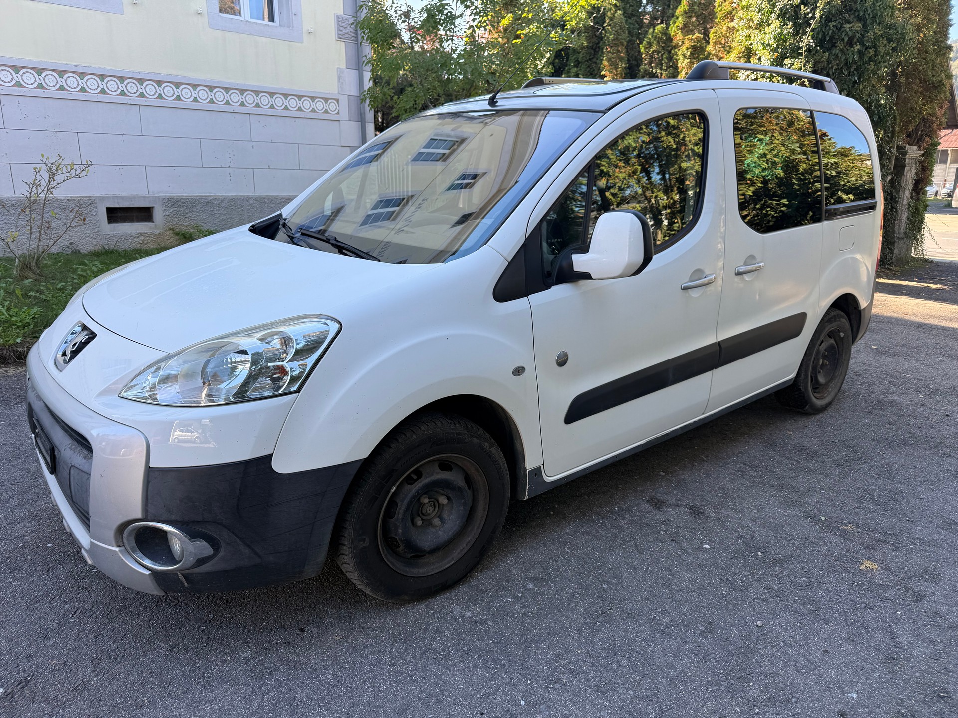 PEUGEOT PARTNER-image-2