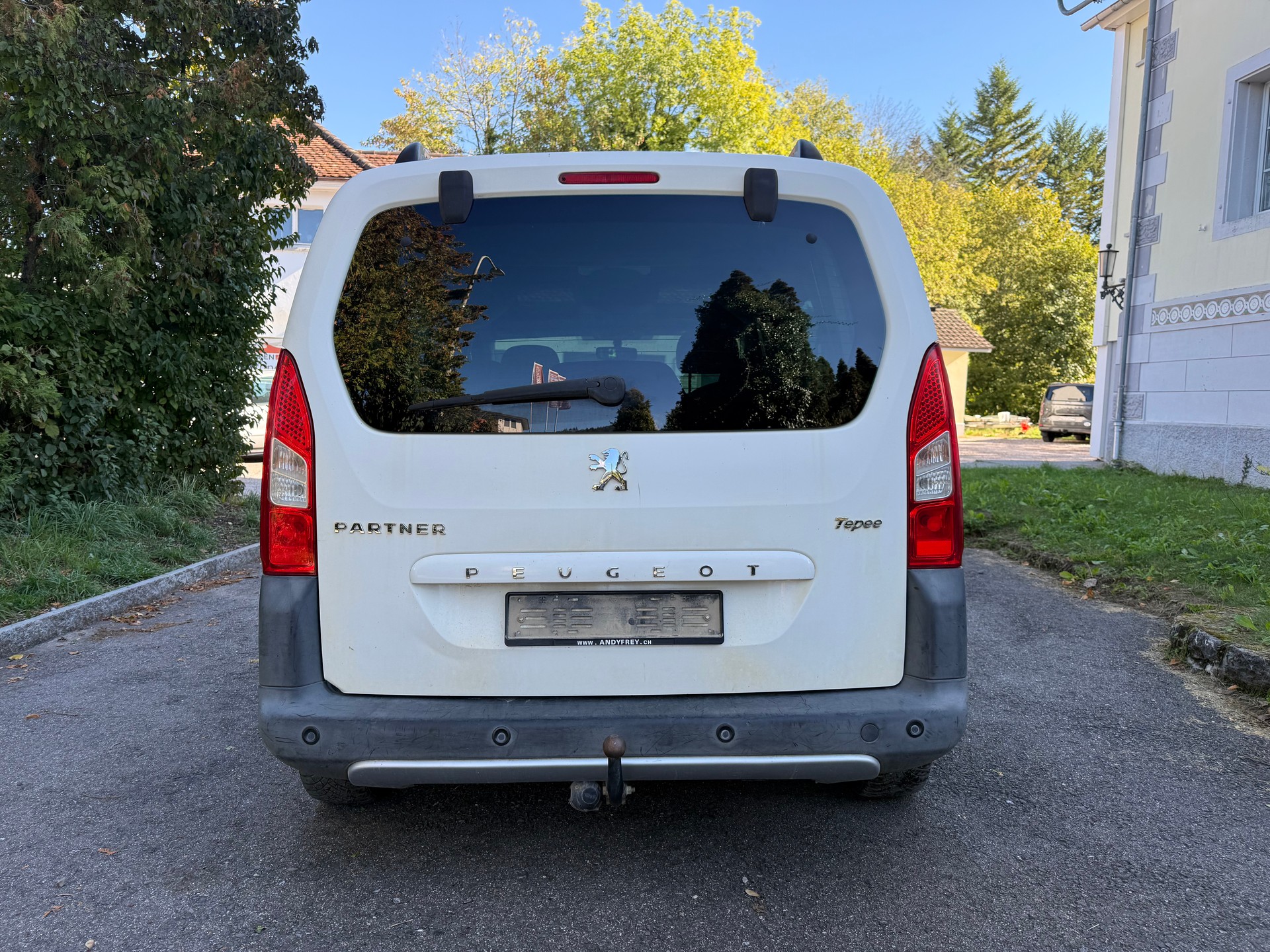 PEUGEOT PARTNER-image-4