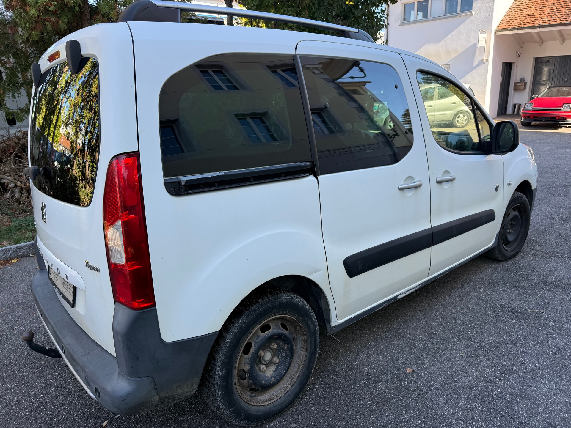 PEUGEOT PARTNER-image-5