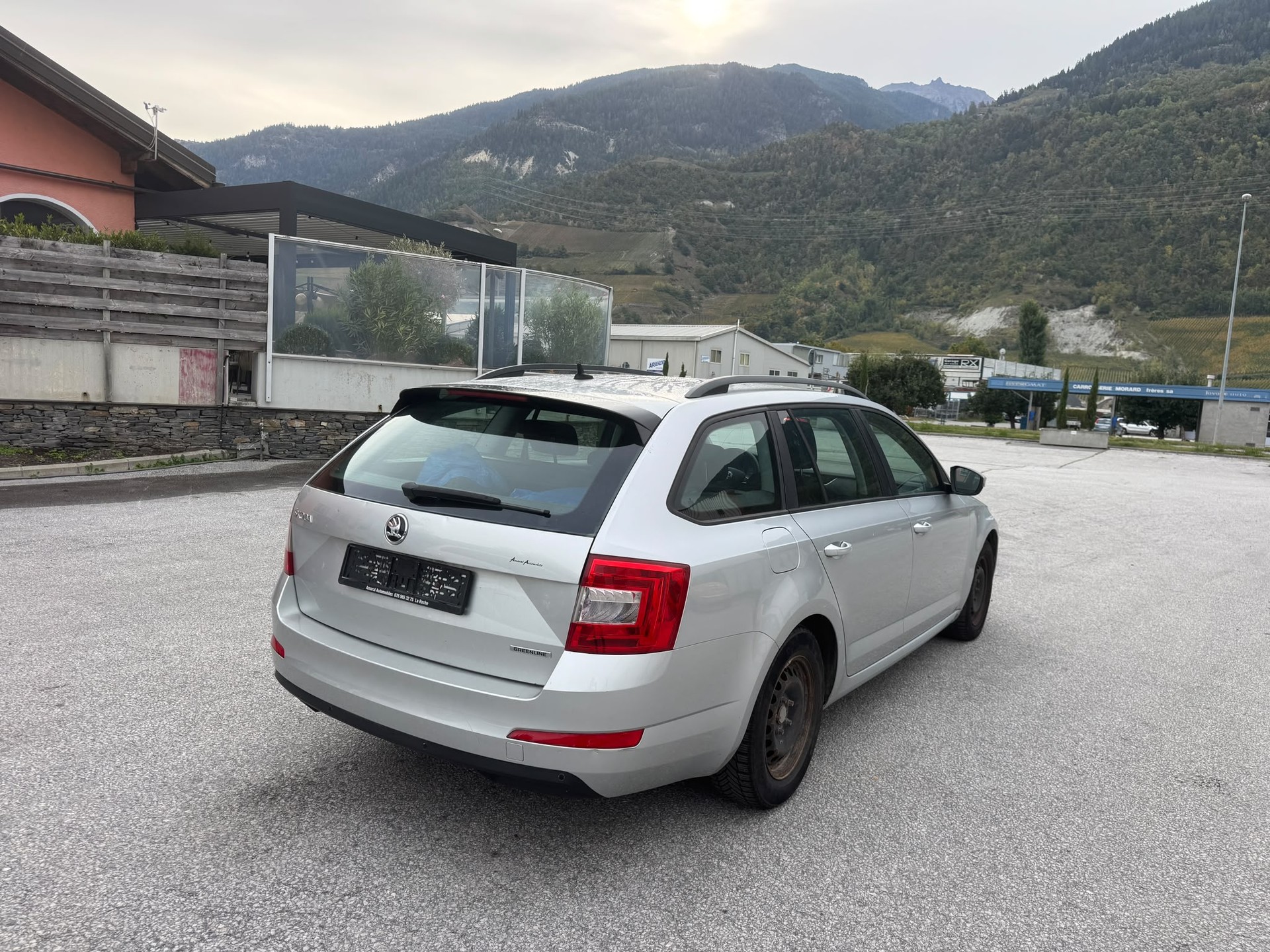 SKODA Octavia Combi 1.6 TDI GreenLine-image-3