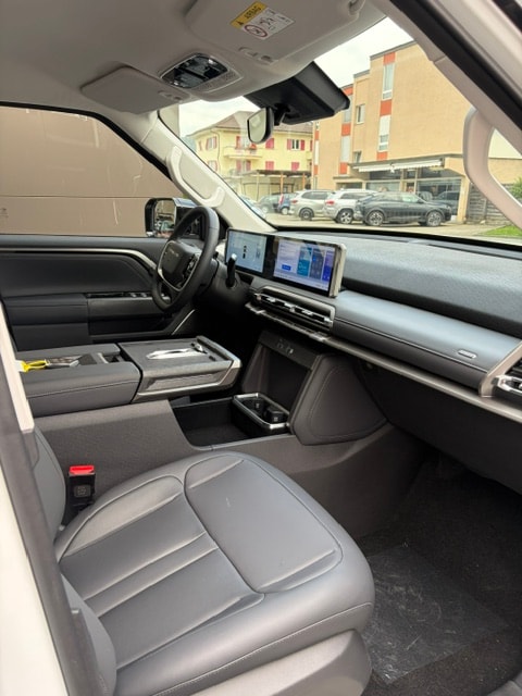 MAXUS eTerron 9 102kWh Luxury-image-8
