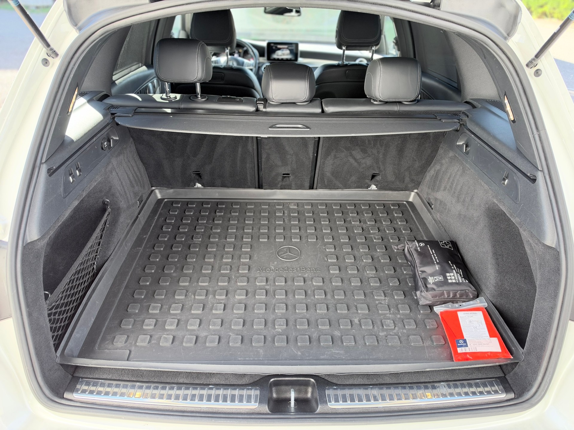 MERCEDES-BENZ GLC 63 S AMG 4Matic+ 9G-Tronic-image-29