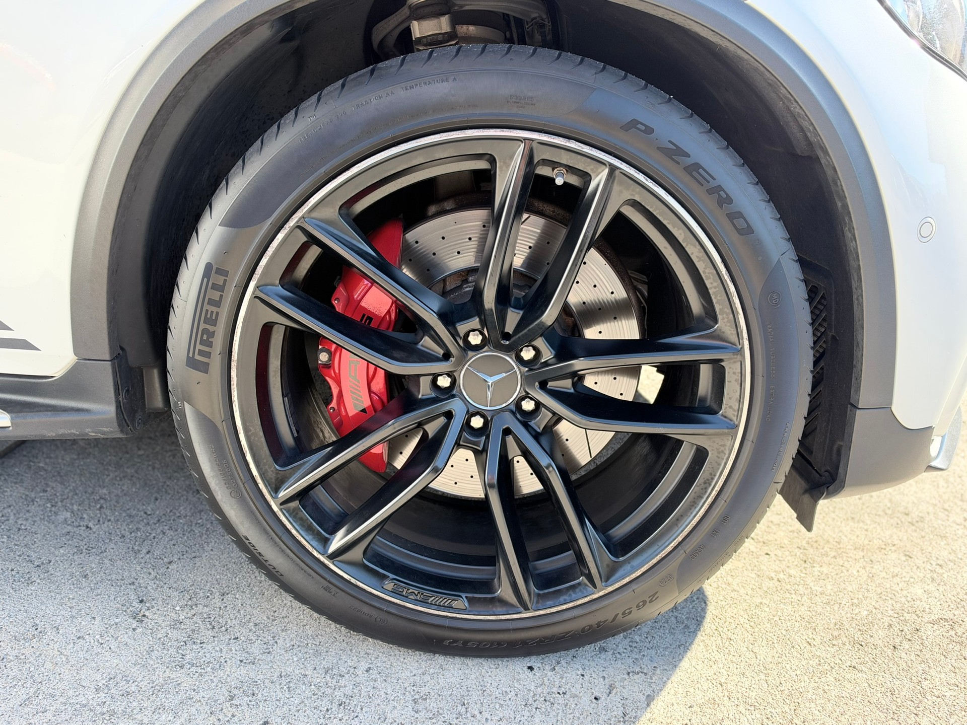 MERCEDES-BENZ GLC 63 S AMG 4Matic+ 9G-Tronic-image-5