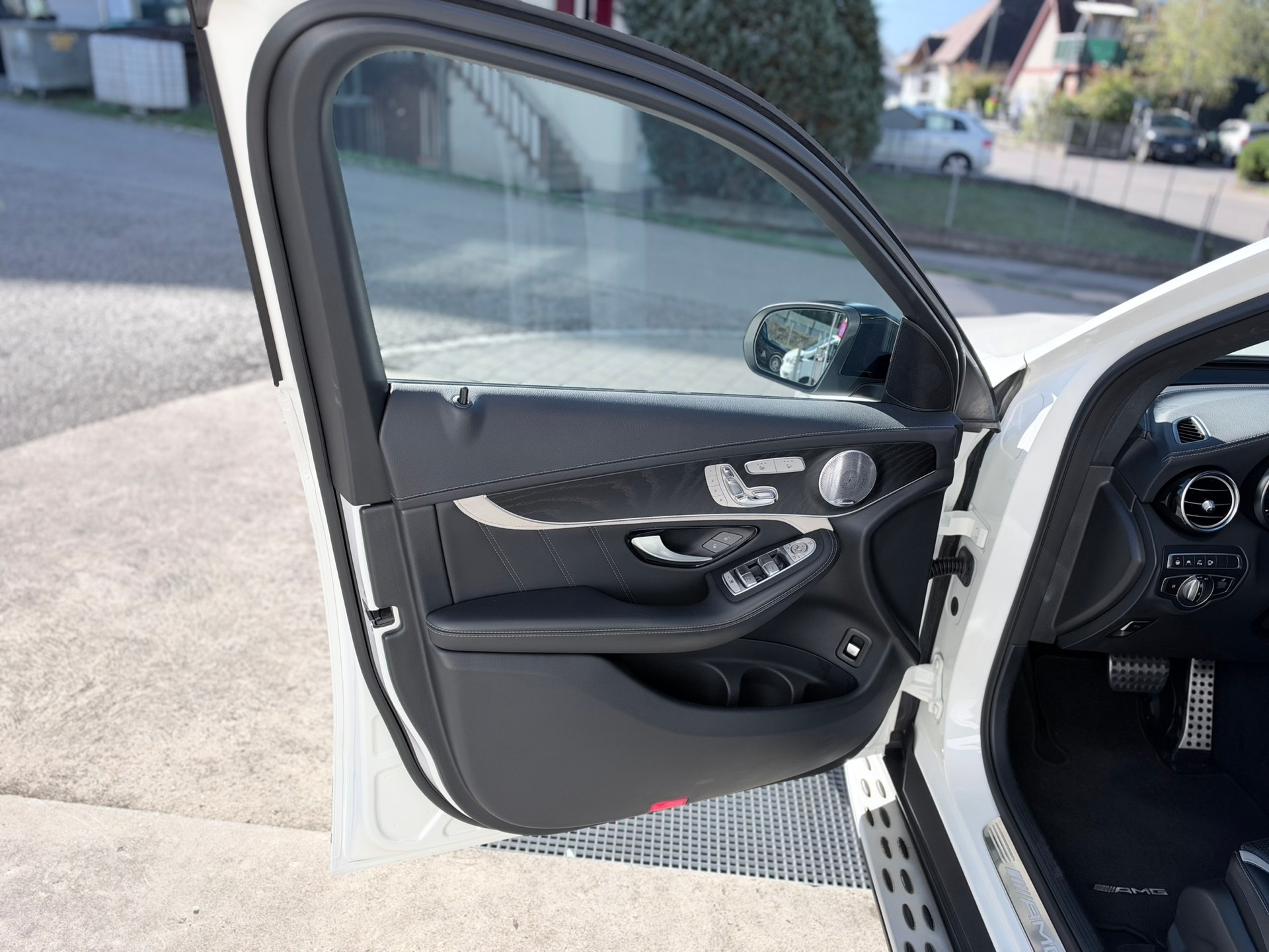 MERCEDES-BENZ GLC 63 S AMG 4Matic+ 9G-Tronic-image-18
