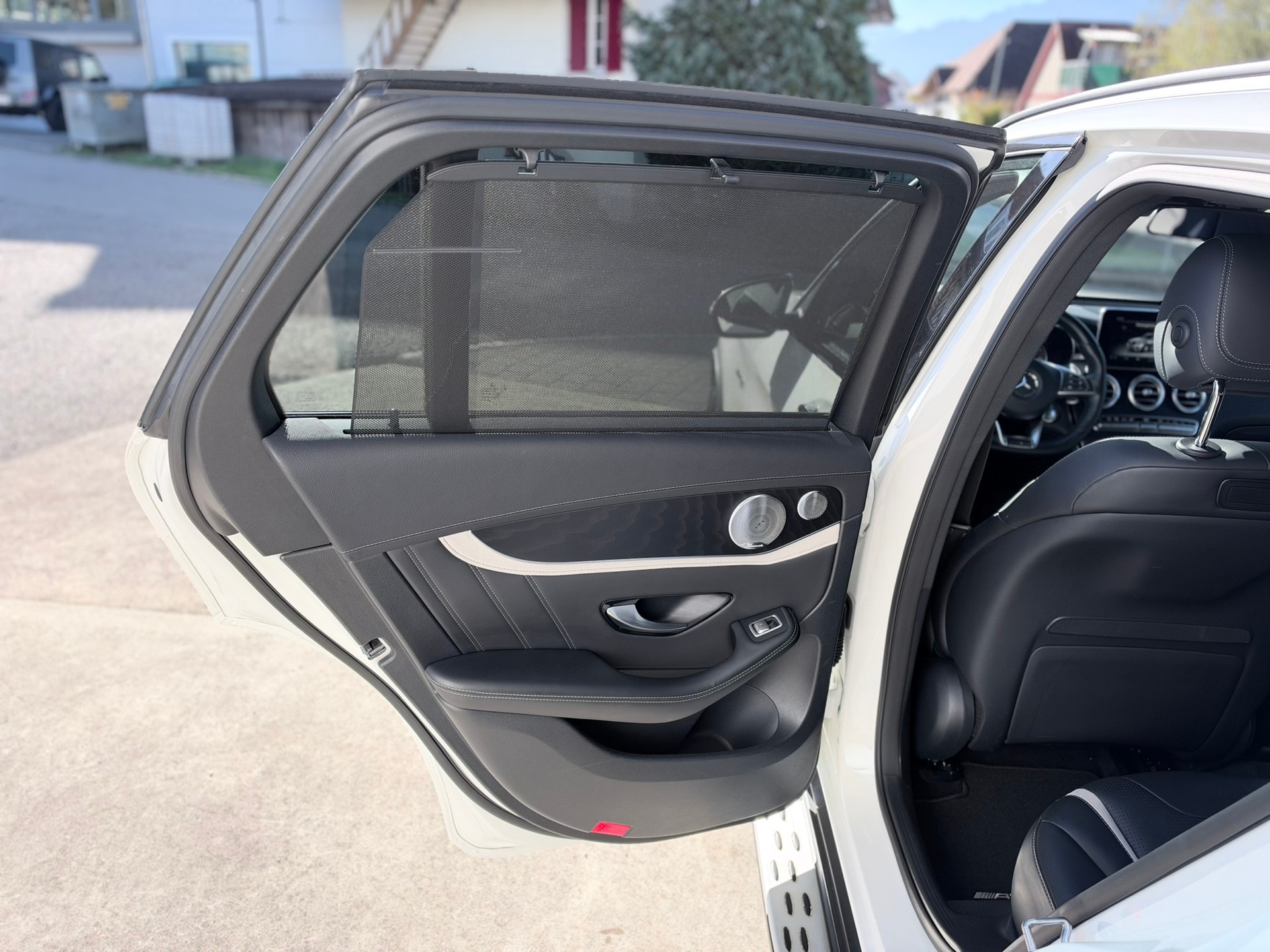 MERCEDES-BENZ GLC 63 S AMG 4Matic+ 9G-Tronic-image-16