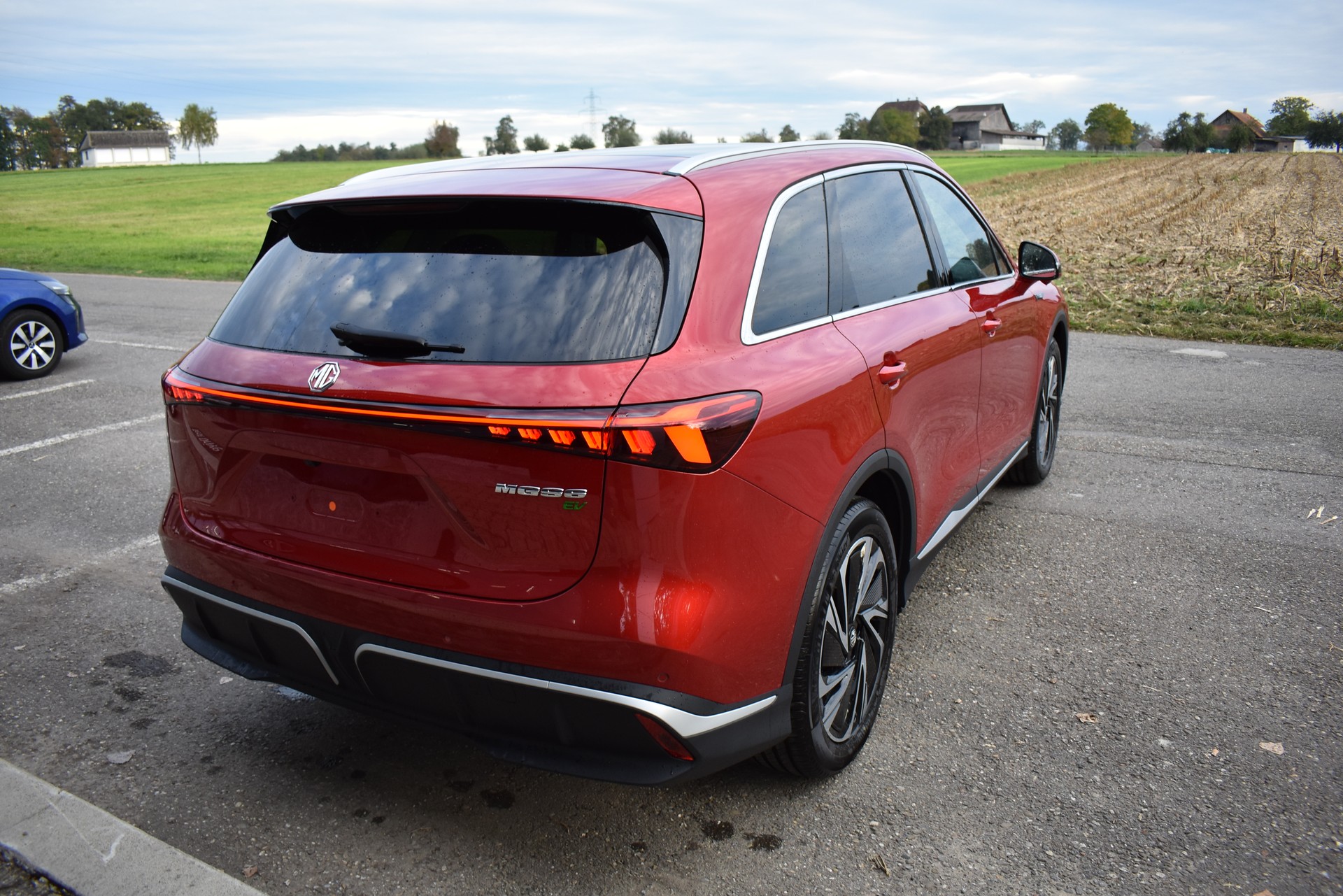 MG S6 EV 77kWh Luxury AWD-image-7