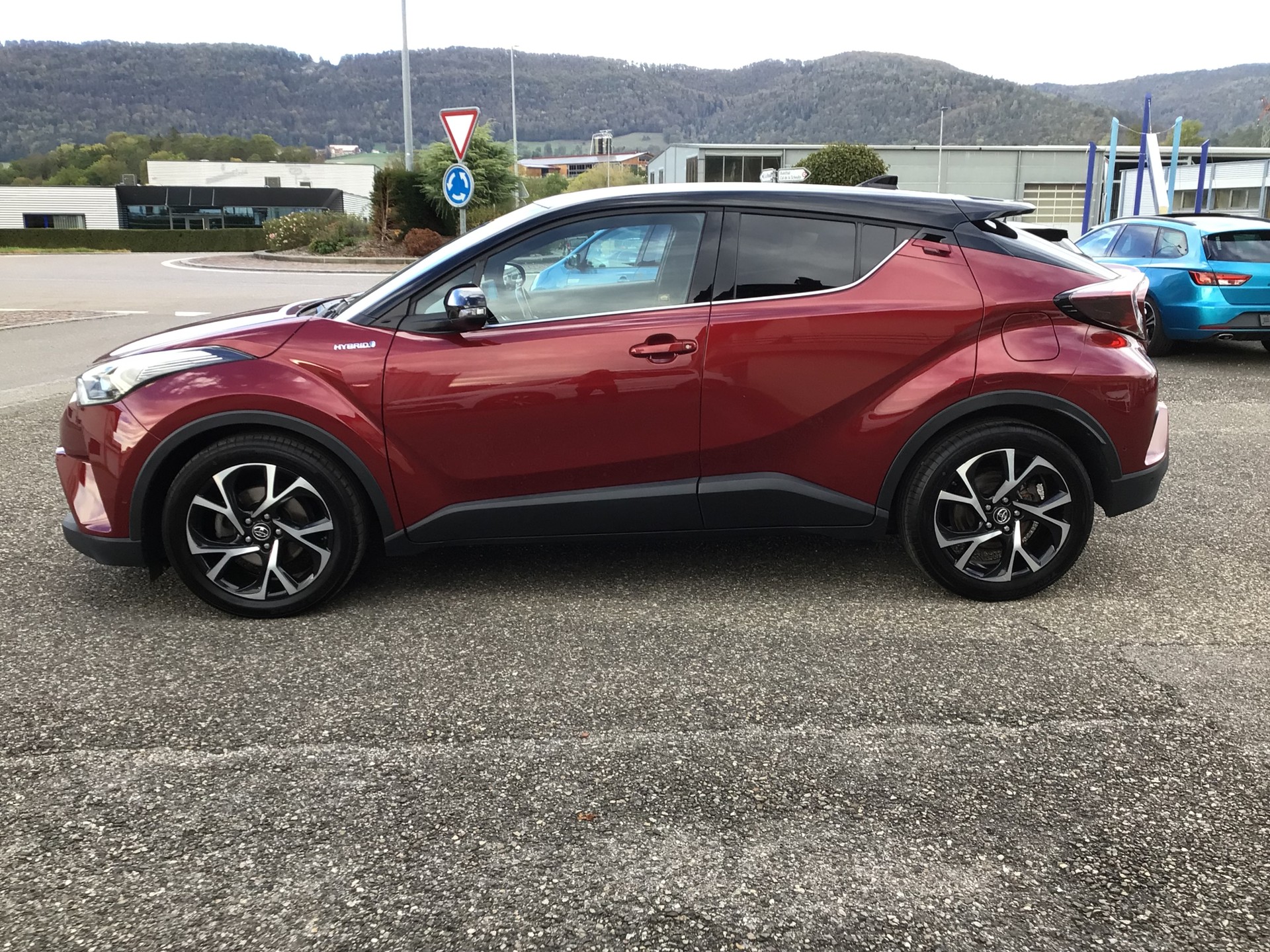TOYOTA C-HR 1.8 HSD Limited CVT-image-14