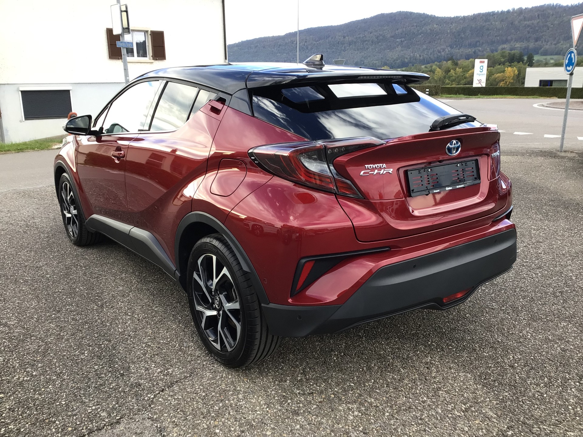 TOYOTA C-HR 1.8 HSD Limited CVT-image-4