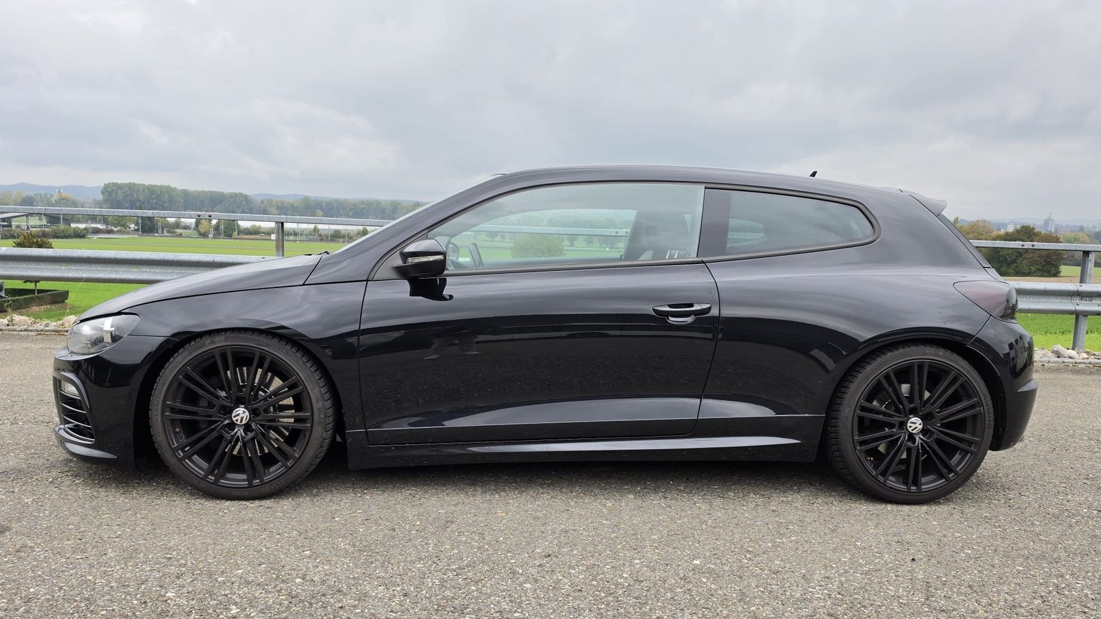 VW Scirocco 2.0 TSI R-image-2