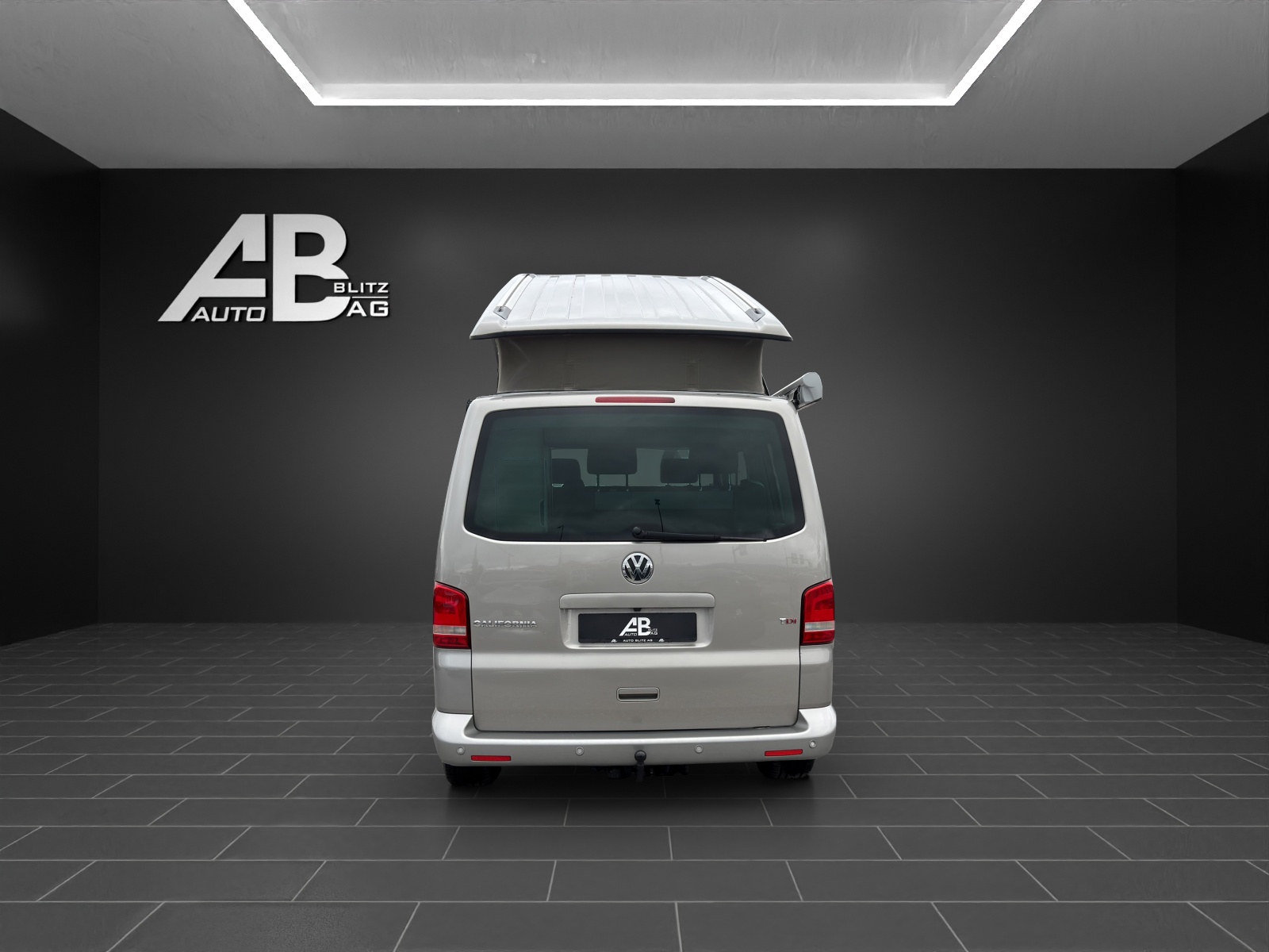 VW T5 California 2.0 Bi-TDI Comfortline DSG mit 180 PS * 5-Plätzer * Standheizung *-image-3