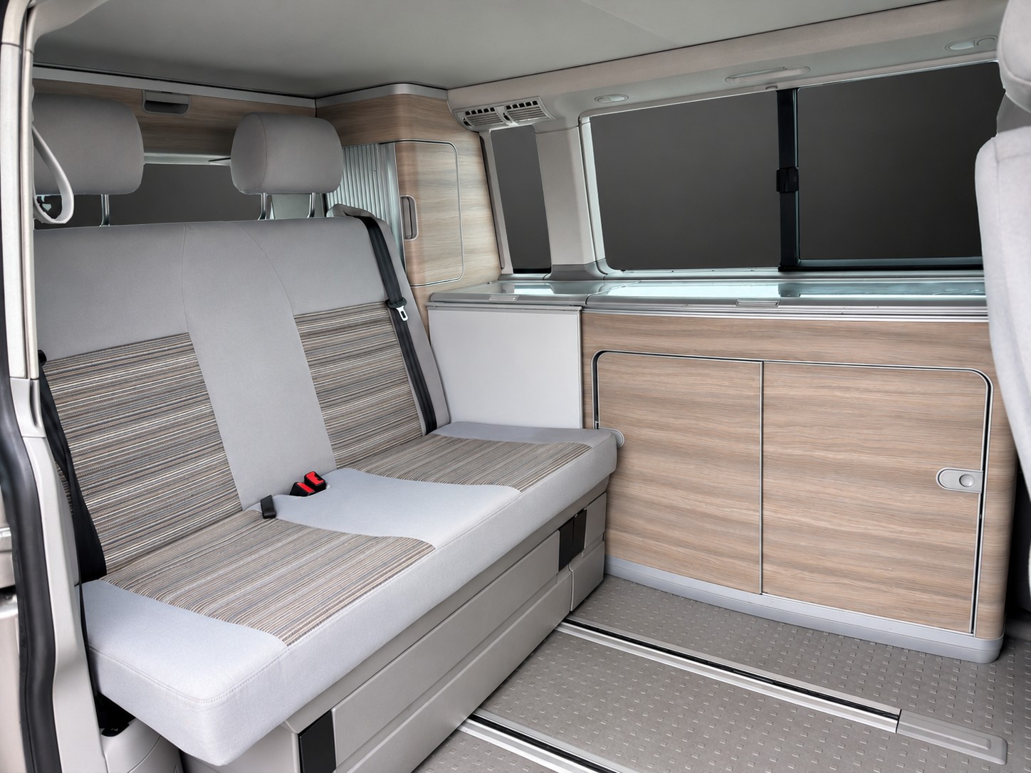 VW T5 California 2.0 Bi-TDI Comfortline DSG mit 180 PS * 5-Plätzer * Standheizung *-image-13