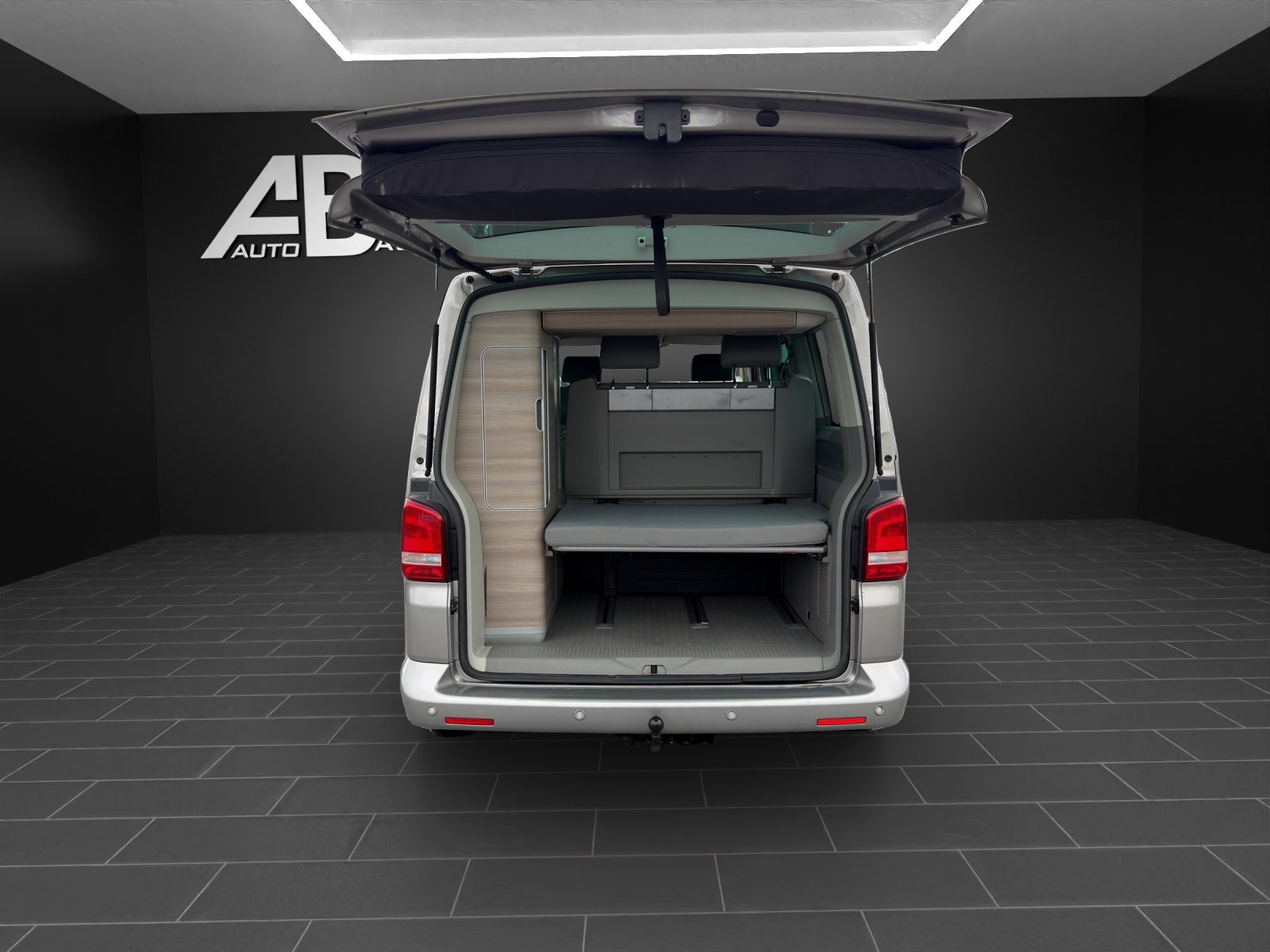 VW T5 California 2.0 Bi-TDI Comfortline DSG mit 180 PS * 5-Plätzer * Standheizung *-image-6