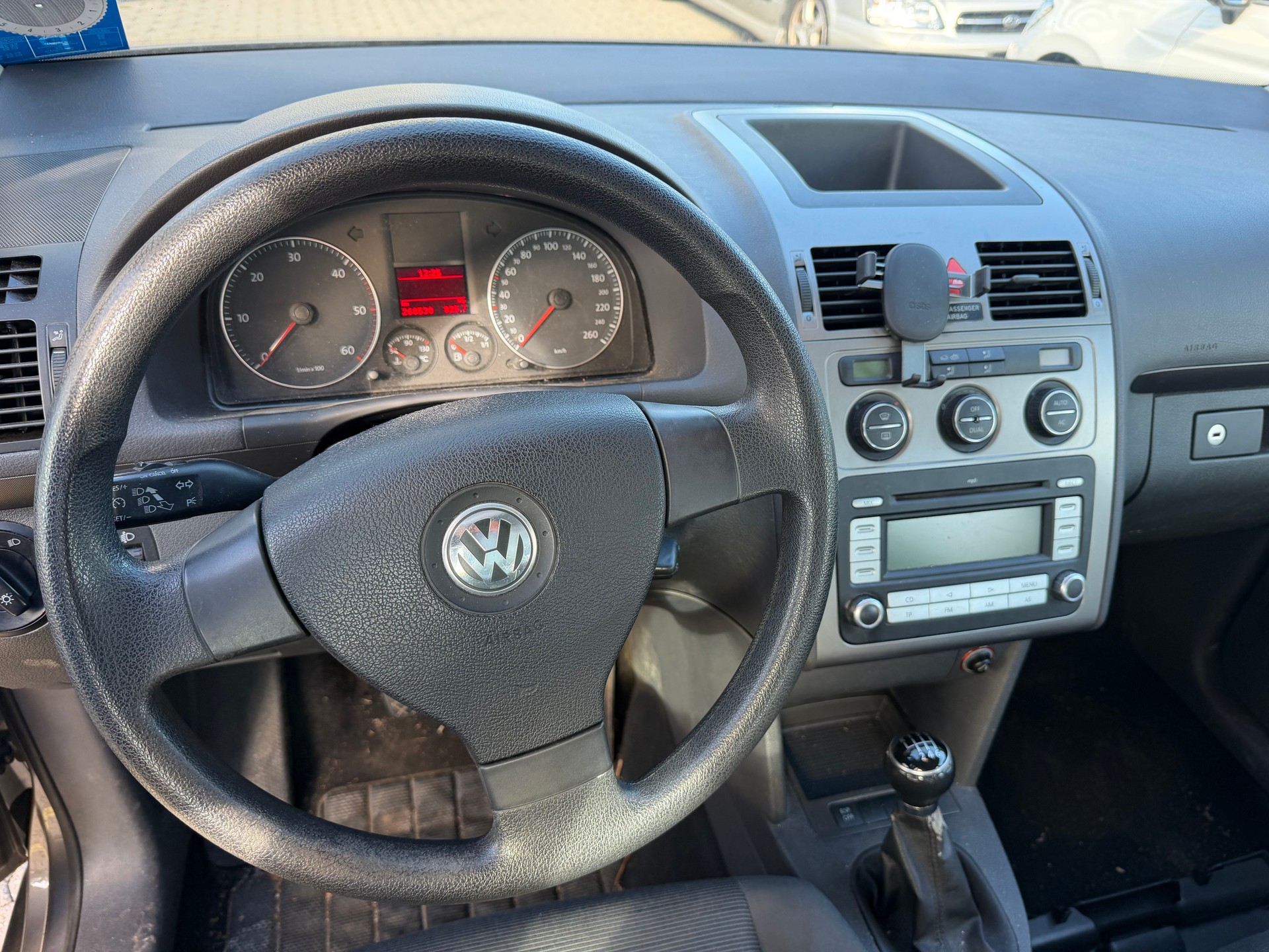 VW Touran 1.9 TDI Trendline-image-6