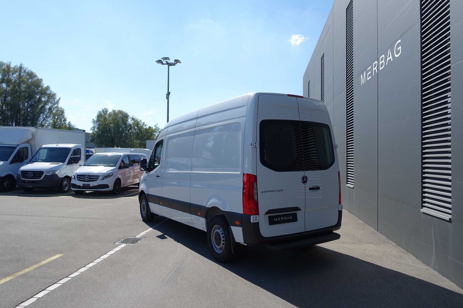 MERCEDES-BENZ eSprinter 312 47kWh Standard-image-3