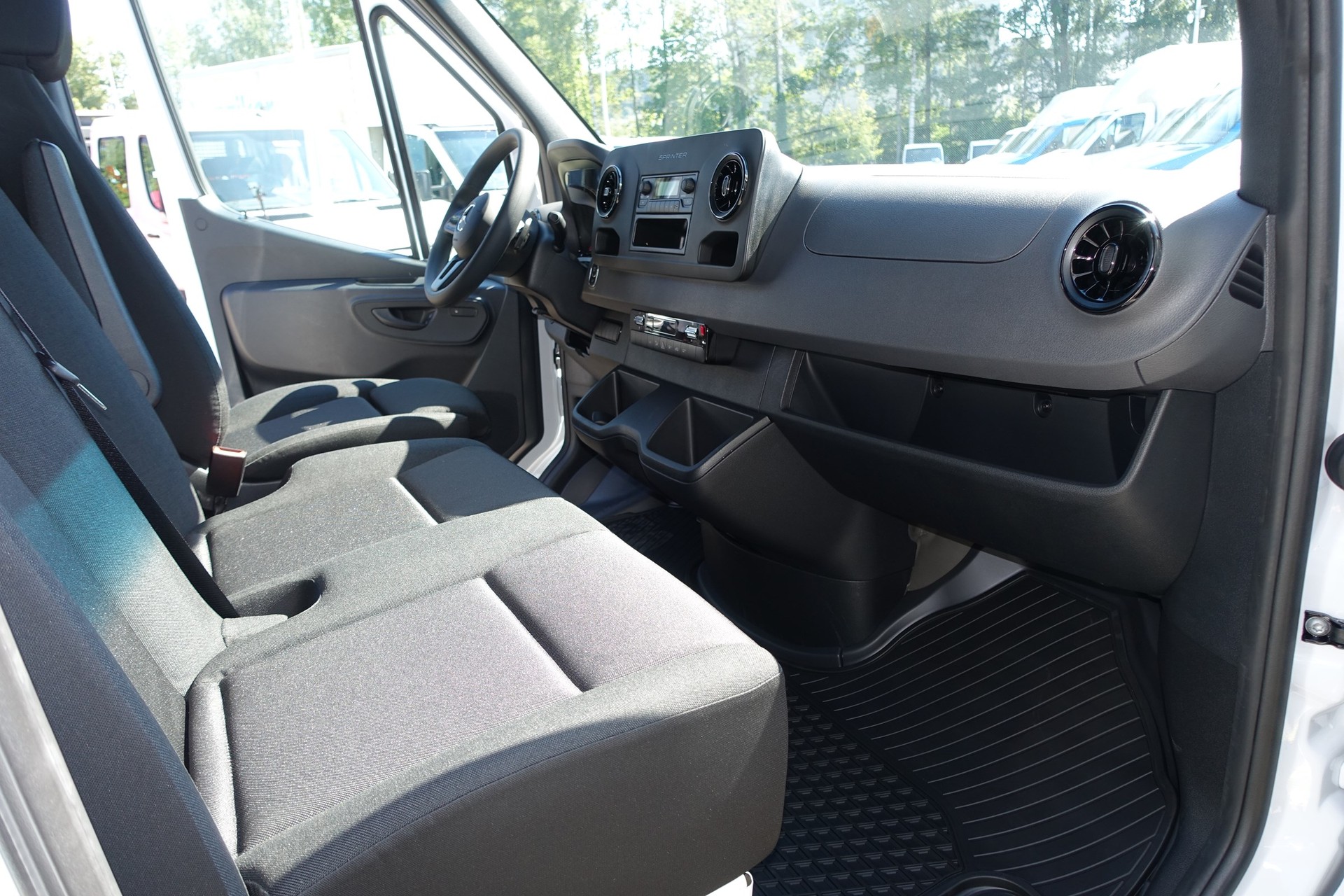 MERCEDES-BENZ eSprinter 312 47kWh Standard-image-7