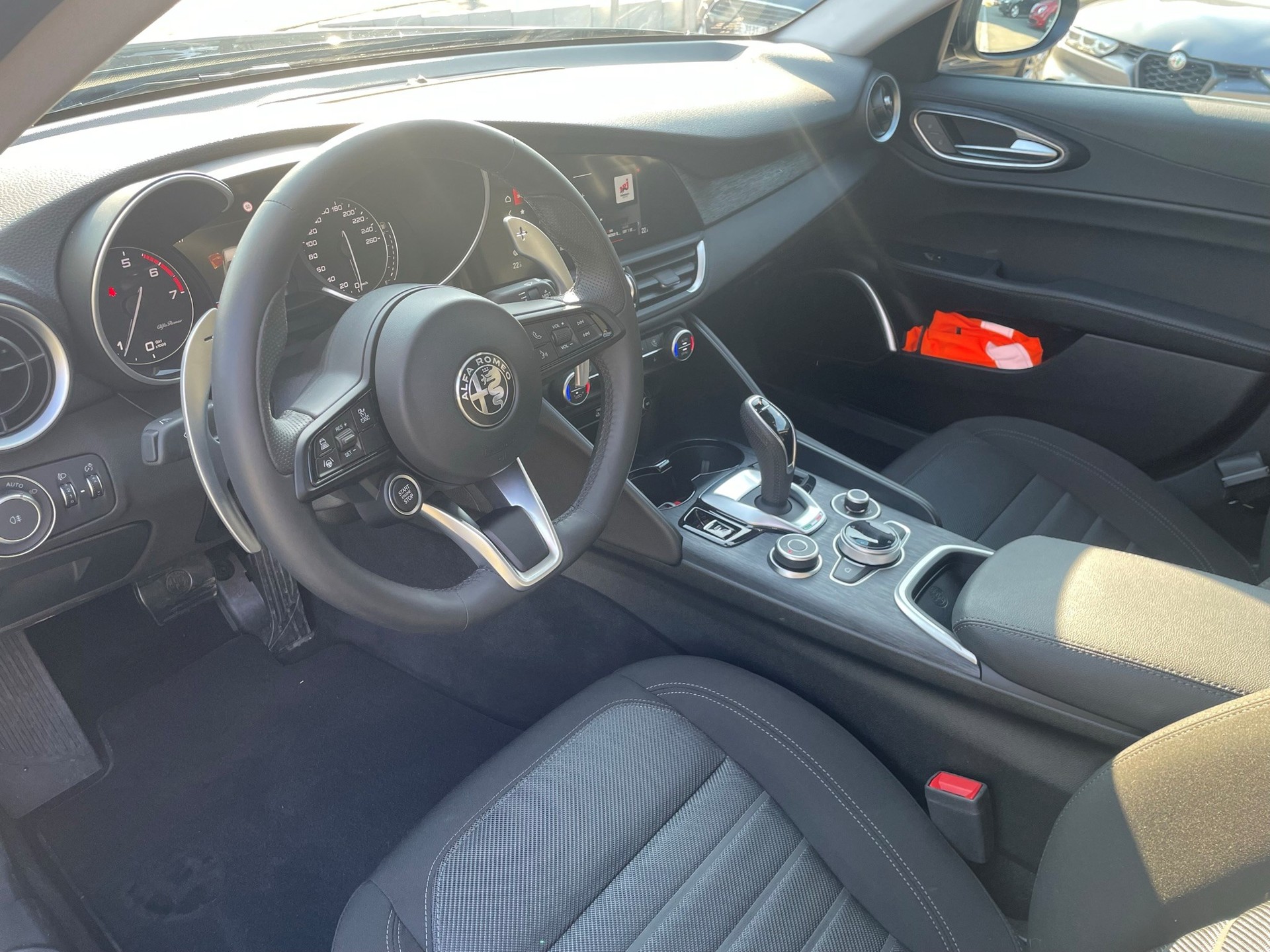 ALFA ROMEO Giulia 2.0 Business Automatic-image-4