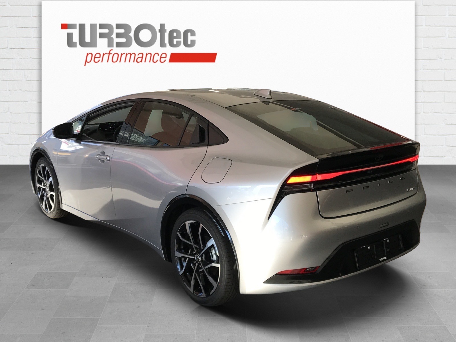 TOYOTA Prius 2.0 VVT-i Plug-in Hybrid Style-image-2