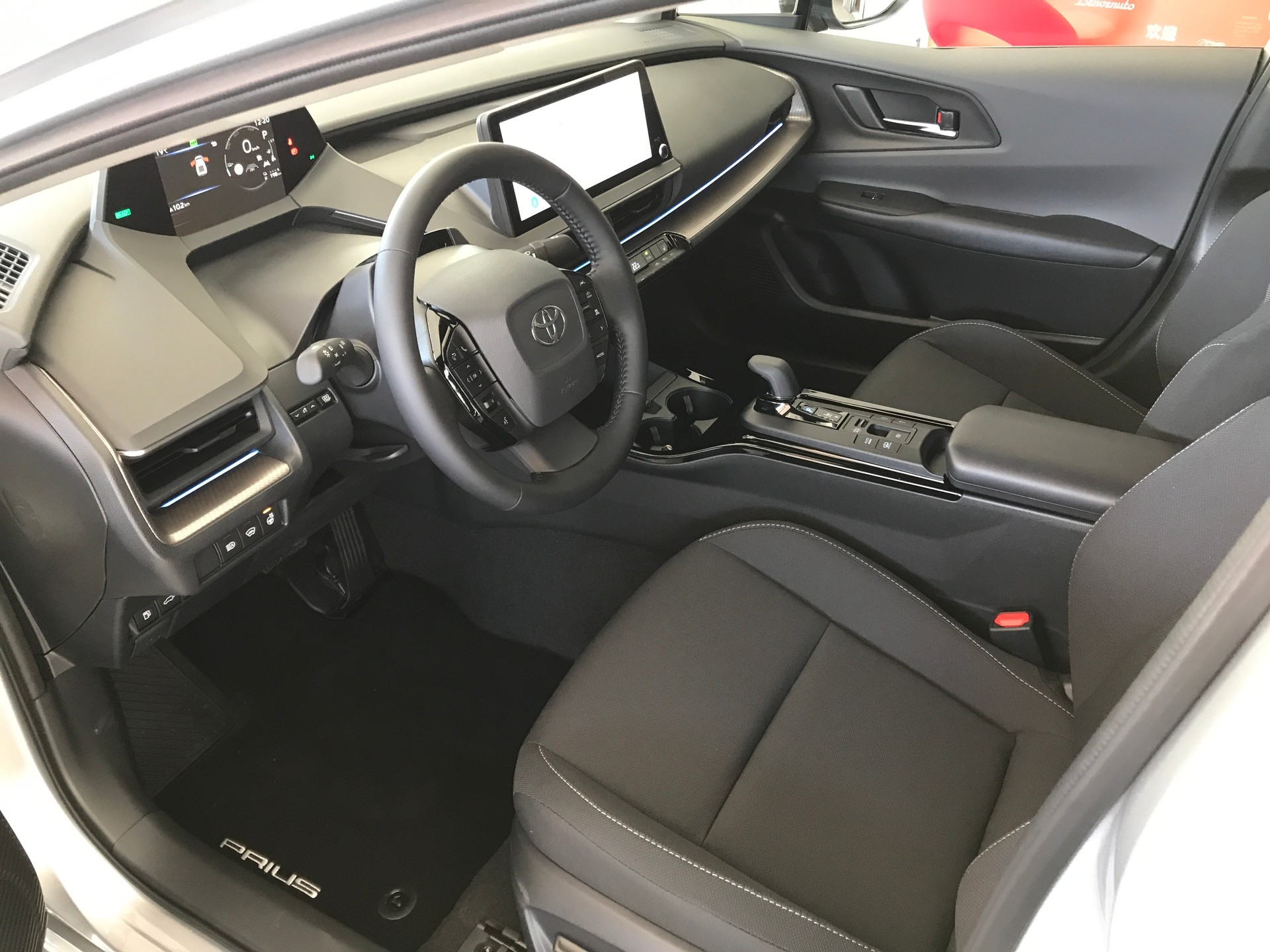 TOYOTA Prius 2.0 VVT-i Plug-in Hybrid Style-image-6