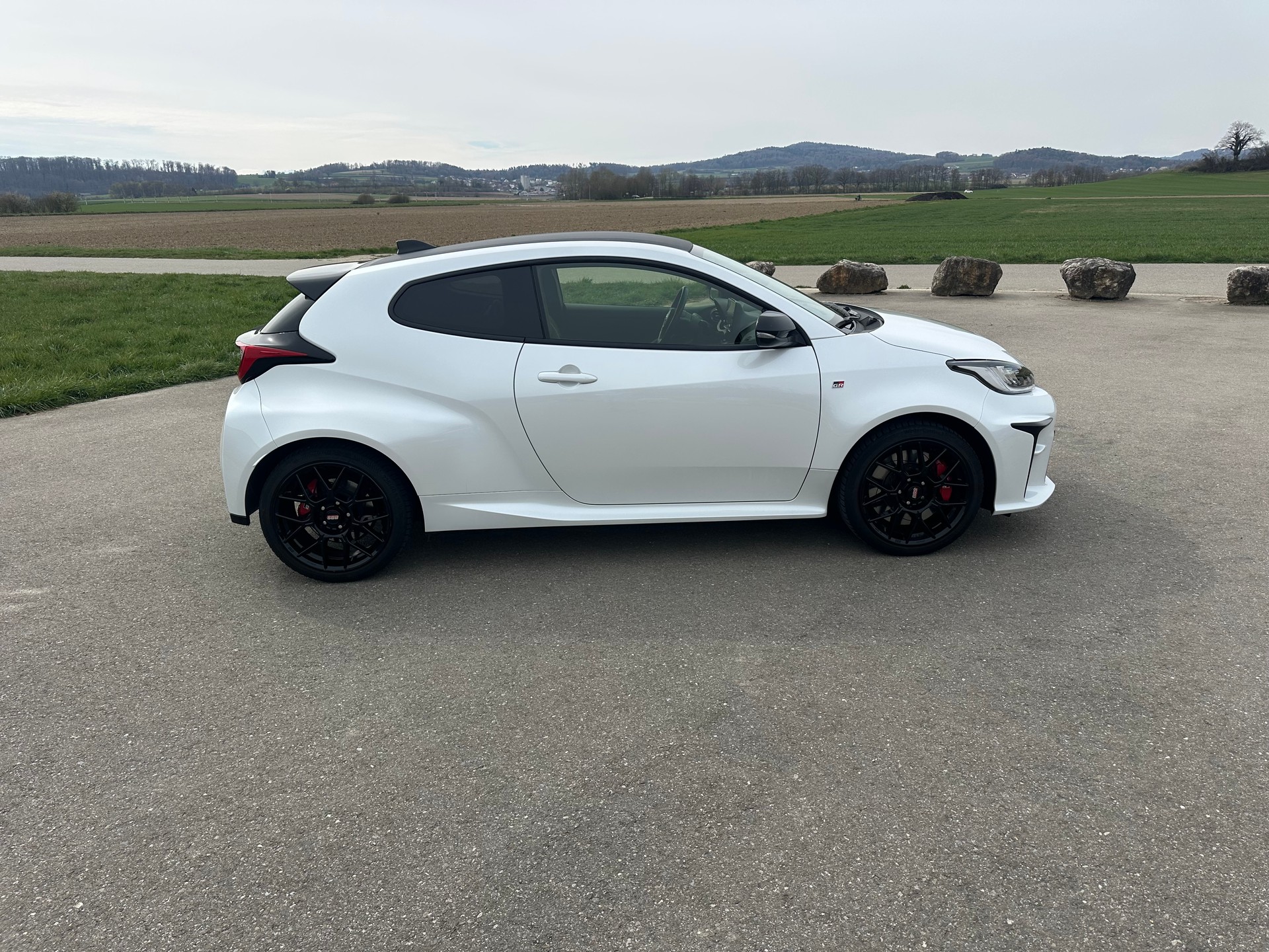 TOYOTA Yaris 1.6 GR Sport-image-4