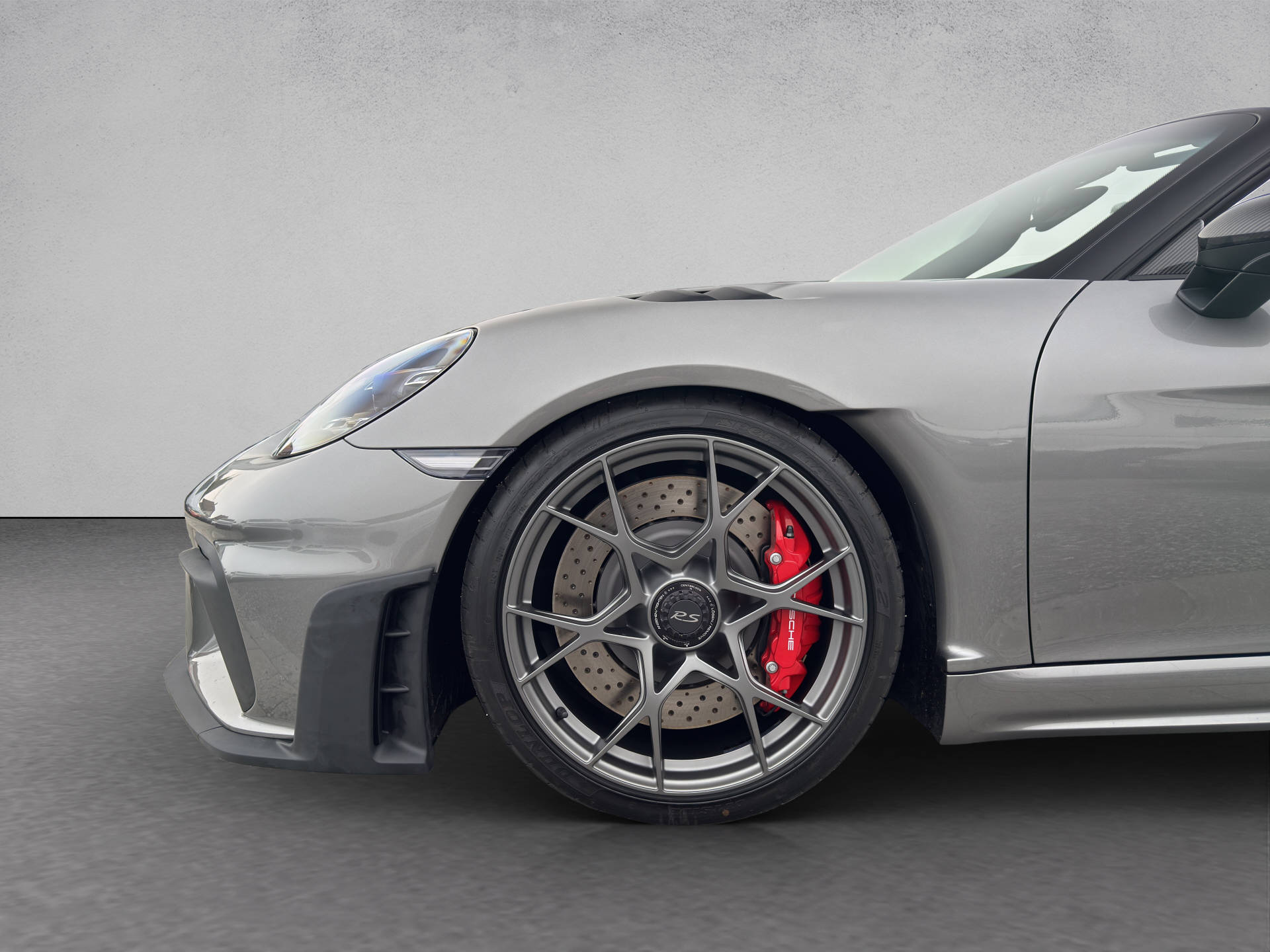 PORSCHE 718 Spyder RS mit Weissach-Paket-image-12