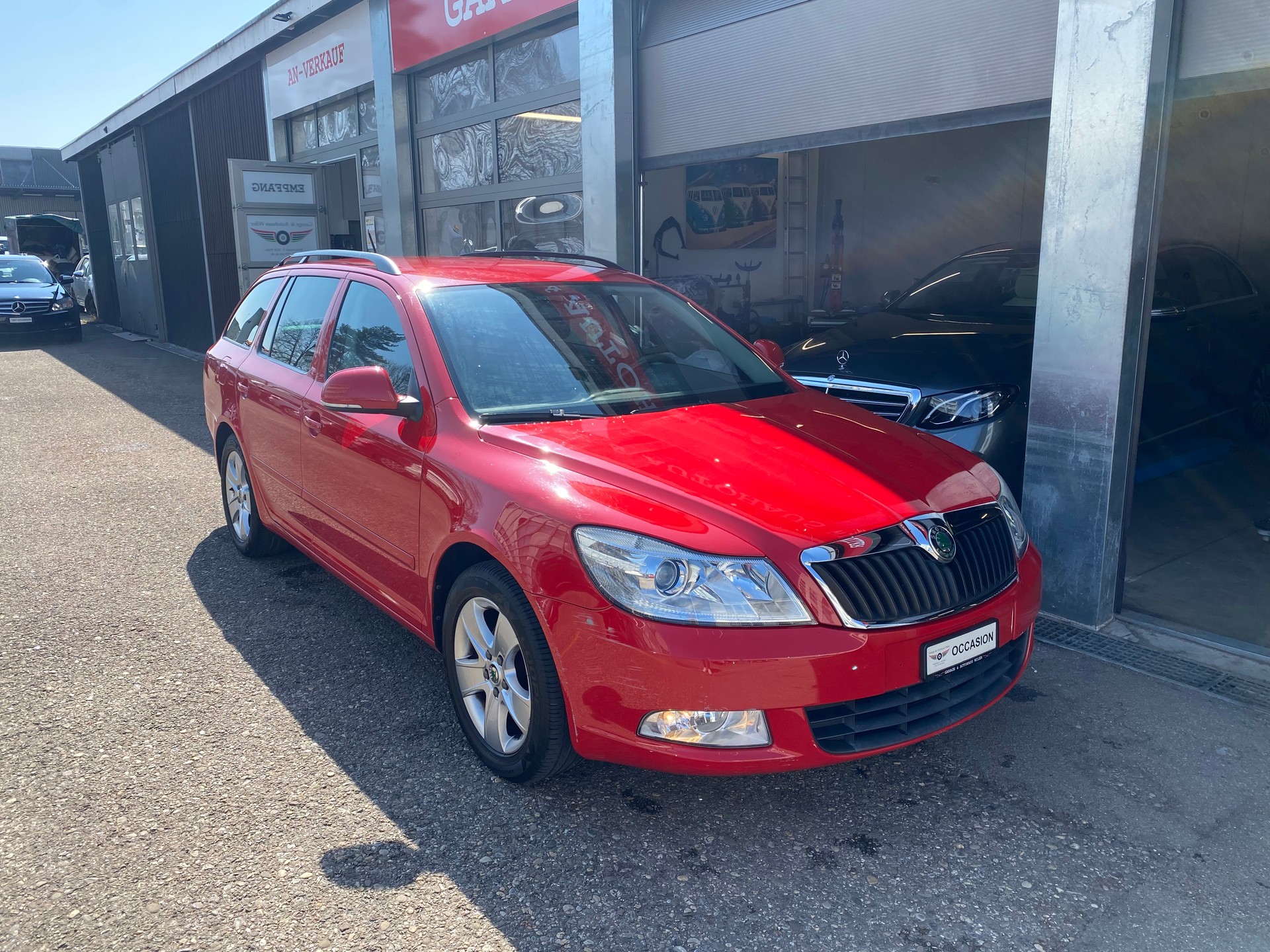 SKODA Octavia 1.4 TSI Ambiente DSG-image-2