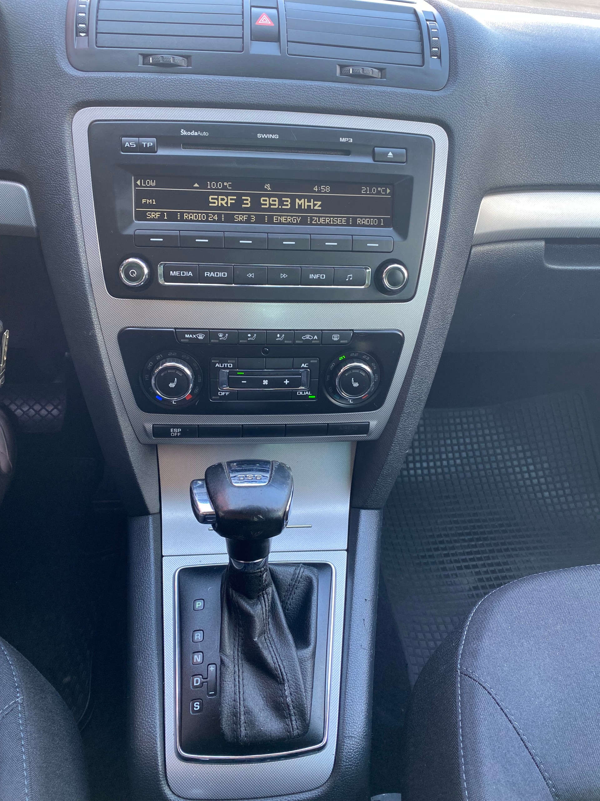 SKODA Octavia 1.4 TSI Ambiente DSG-image-12