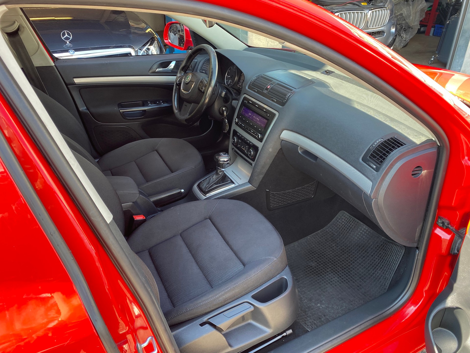 SKODA Octavia 1.4 TSI Ambiente DSG-image-10