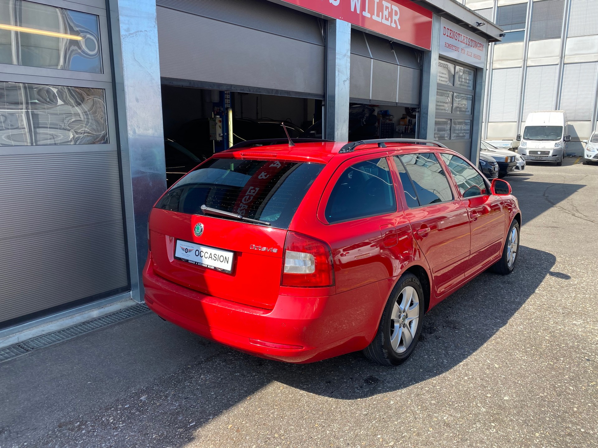 SKODA Octavia 1.4 TSI Ambiente DSG-image-4