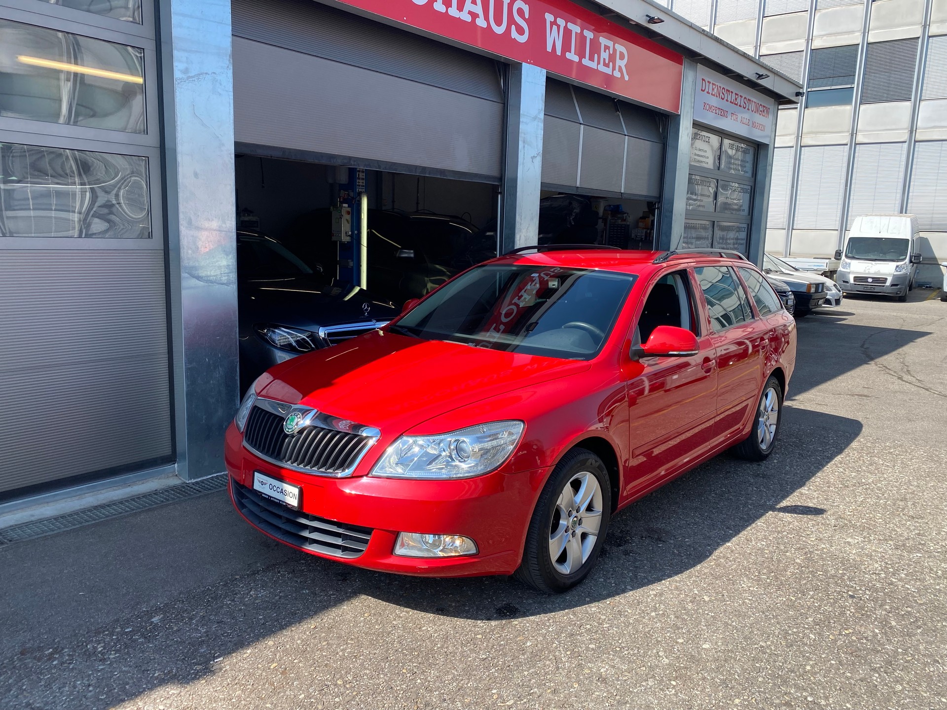 SKODA Octavia 1.4 TSI Ambiente DSG-image-0