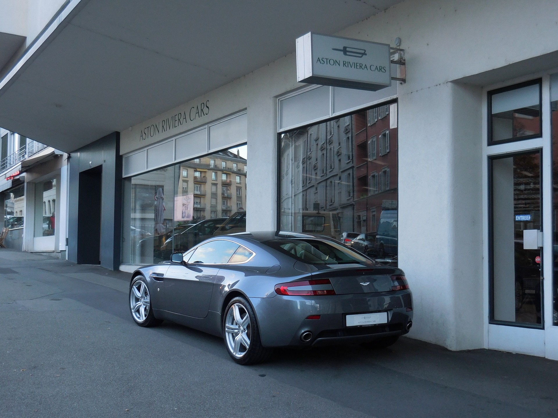 ASTON MARTIN V8 Vantage 4.7 Sportshift-image-1