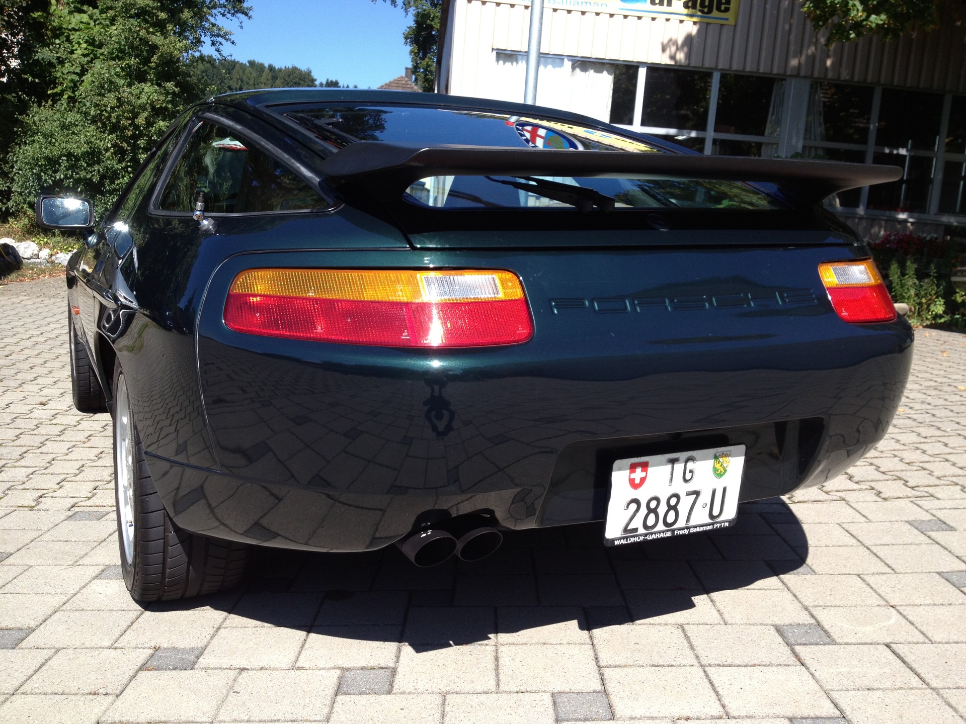 PORSCHE 928 S4-image-7