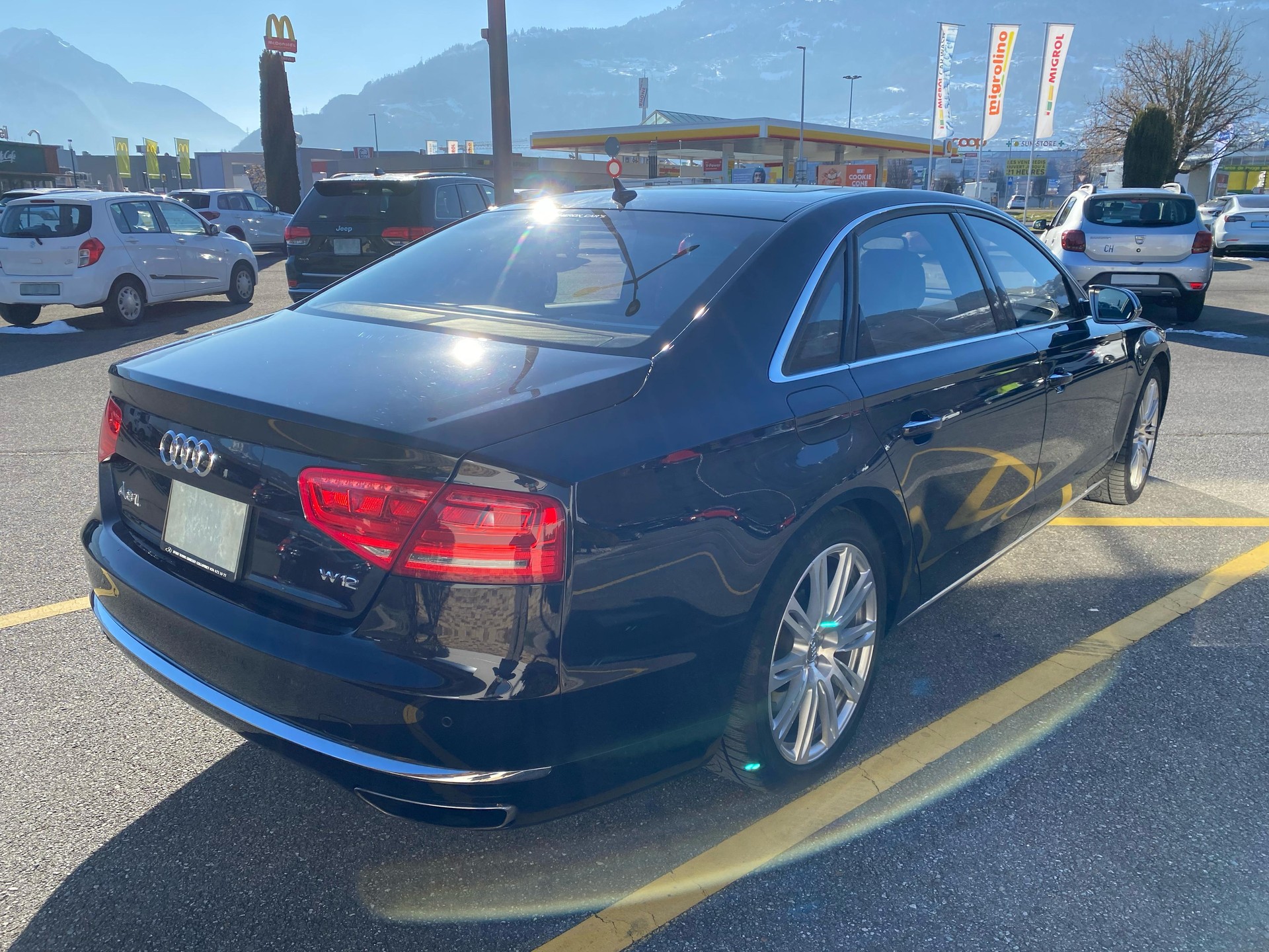 AUDI A8 L 6.3 FSI W12 quattro-image-4