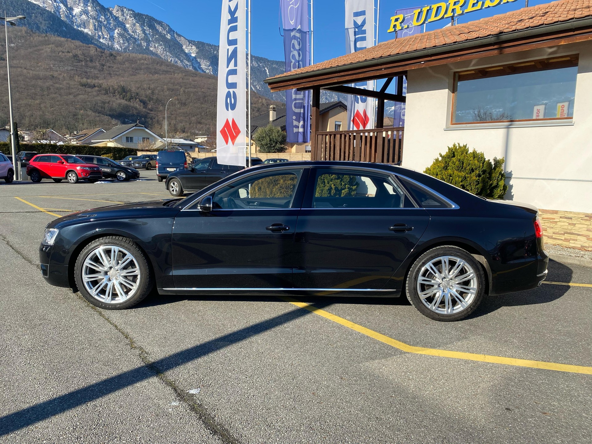 AUDI A8 L 6.3 FSI W12 quattro-image-1