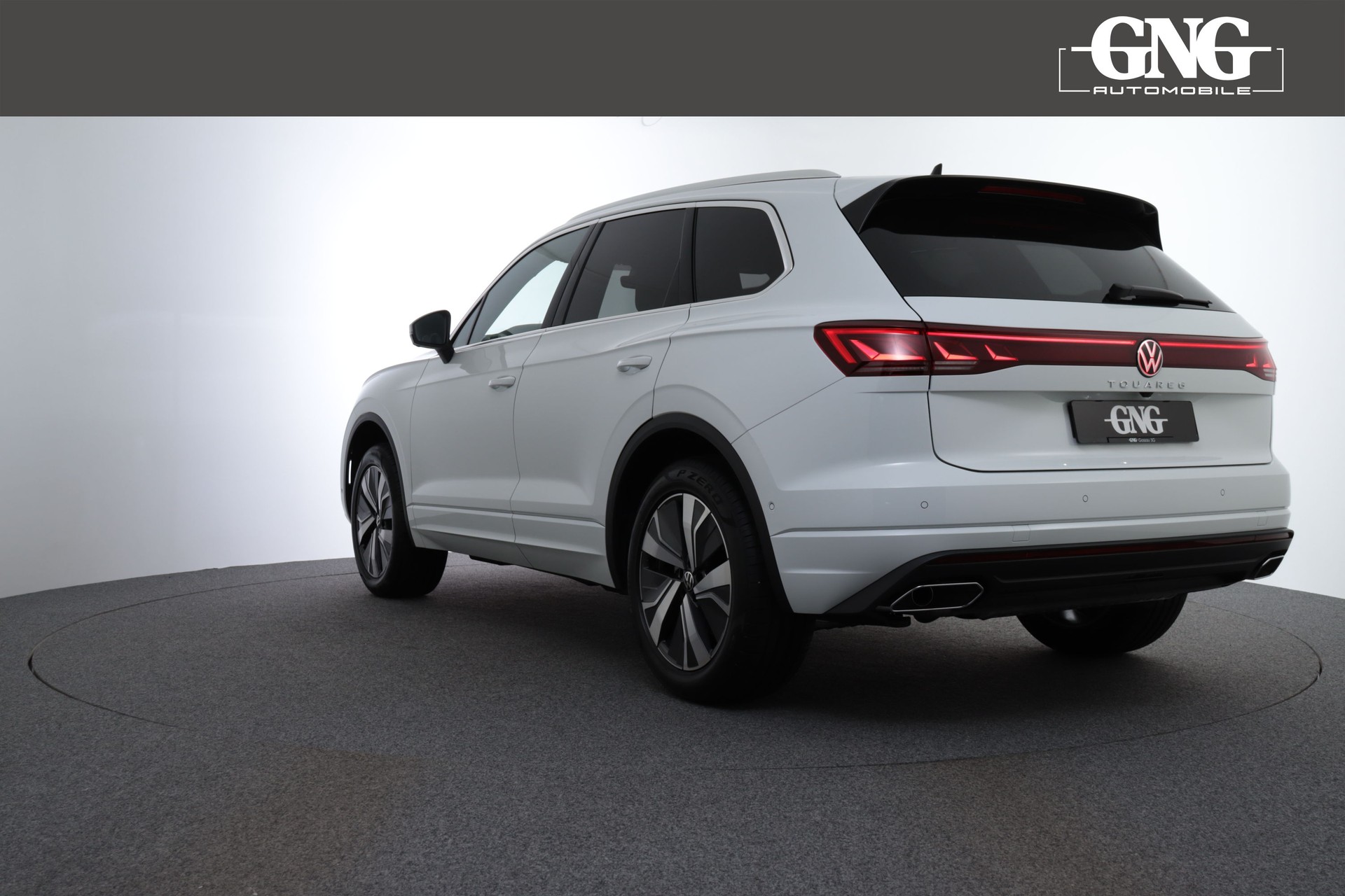 VW Touareg 3.0 TDI Elegance Tiptronic-image-4