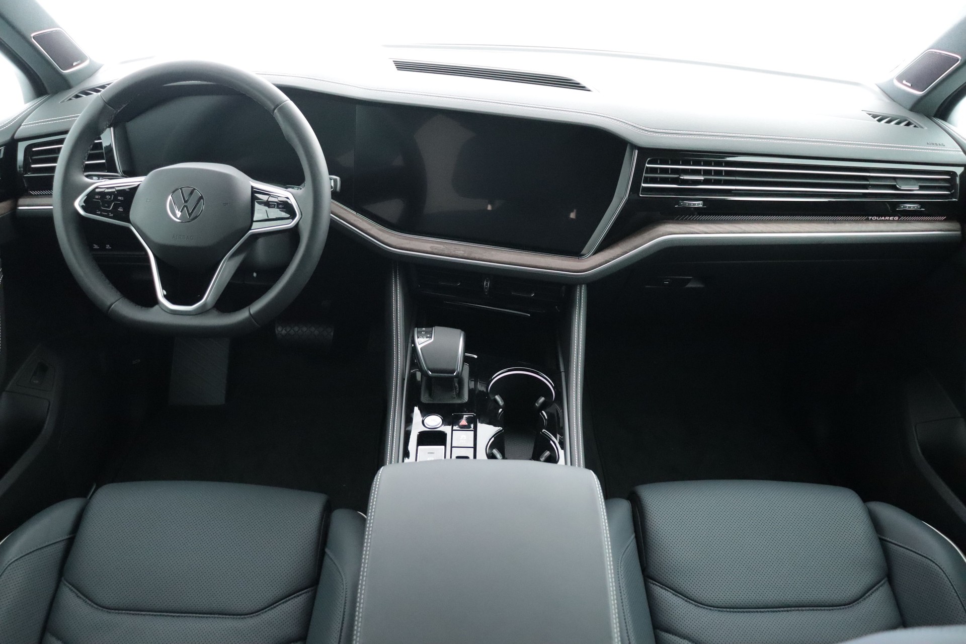 VW Touareg 3.0 TDI Elegance Tiptronic-image-15