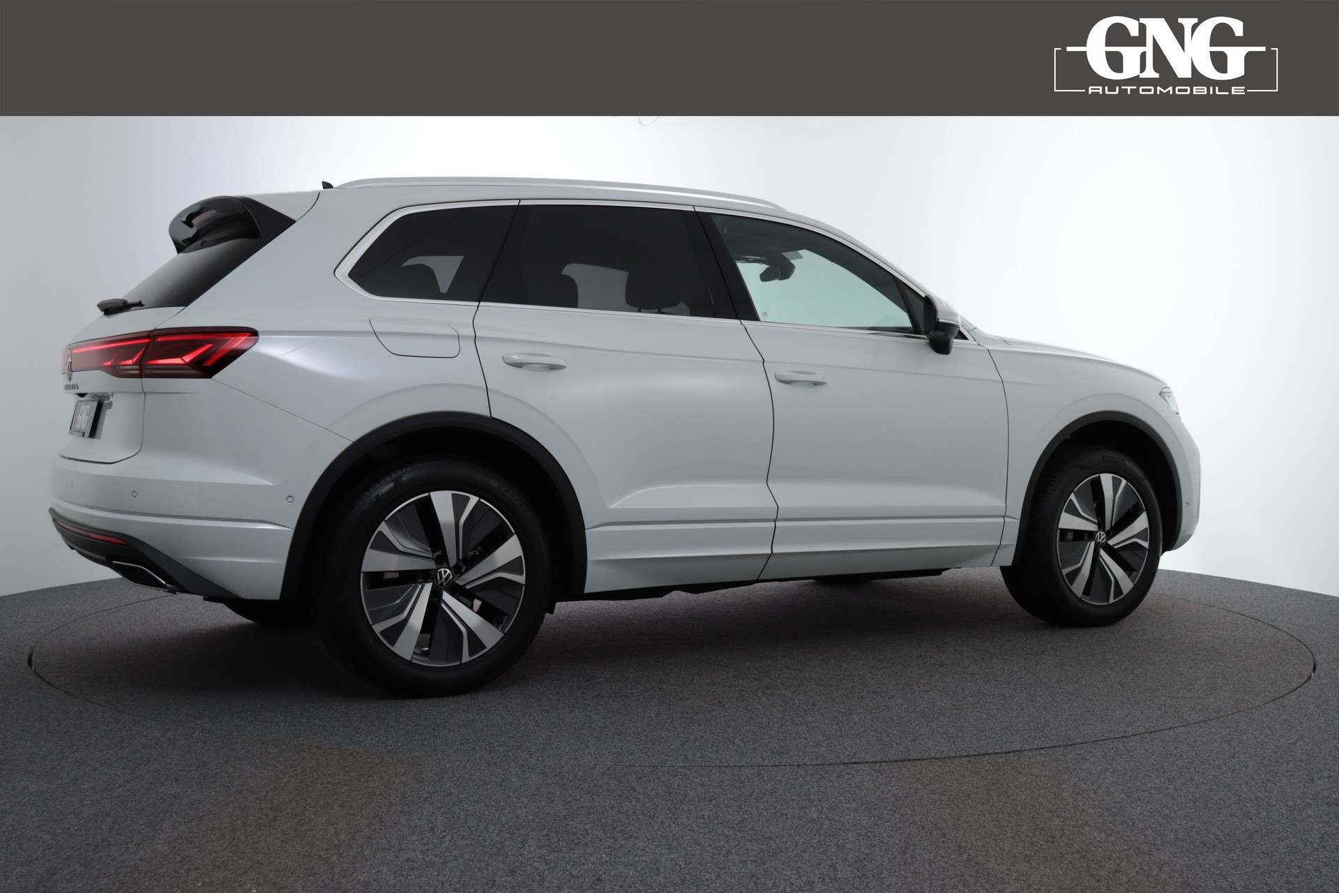 VW Touareg 3.0 TDI Elegance Tiptronic-image-7