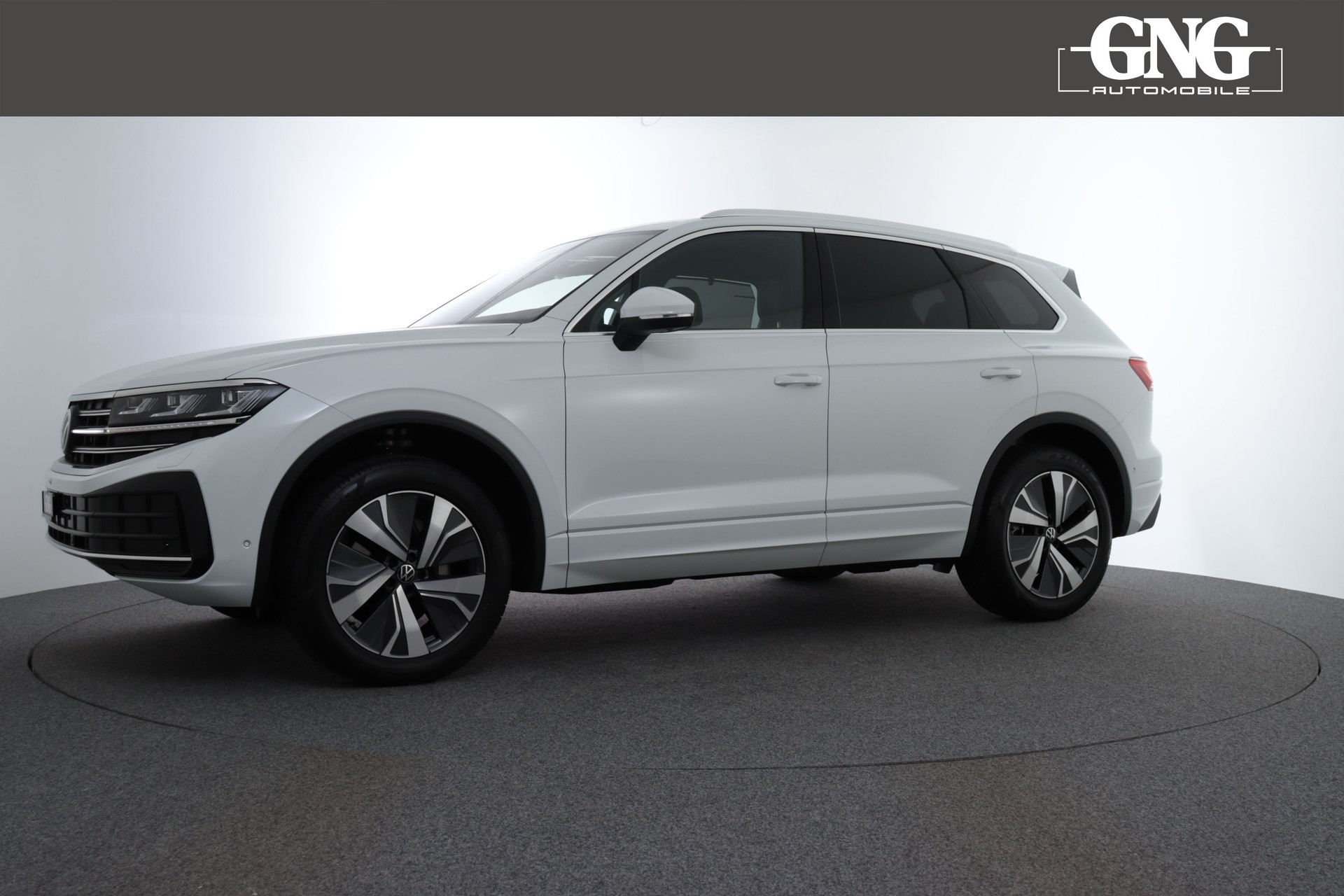VW Touareg 3.0 TDI Elegance Tiptronic-image-1