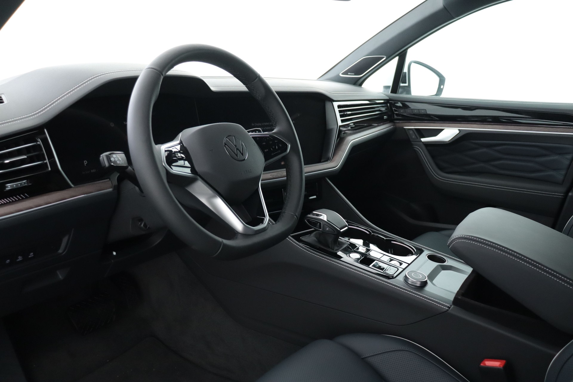 VW Touareg 3.0 TDI Elegance Tiptronic-image-14