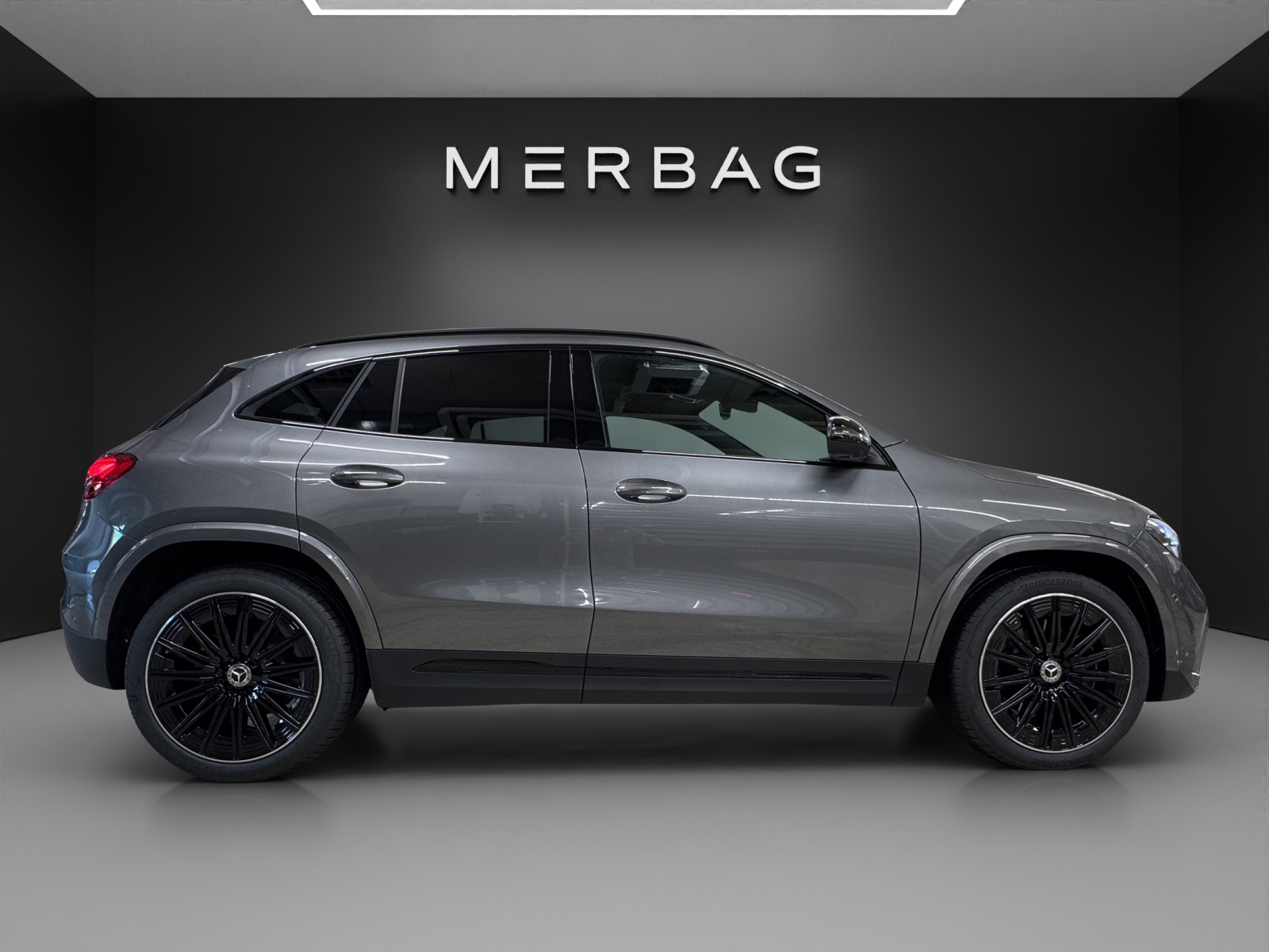 MERCEDES-BENZ GLA 200 7G-DCT "Night Star"-image-1