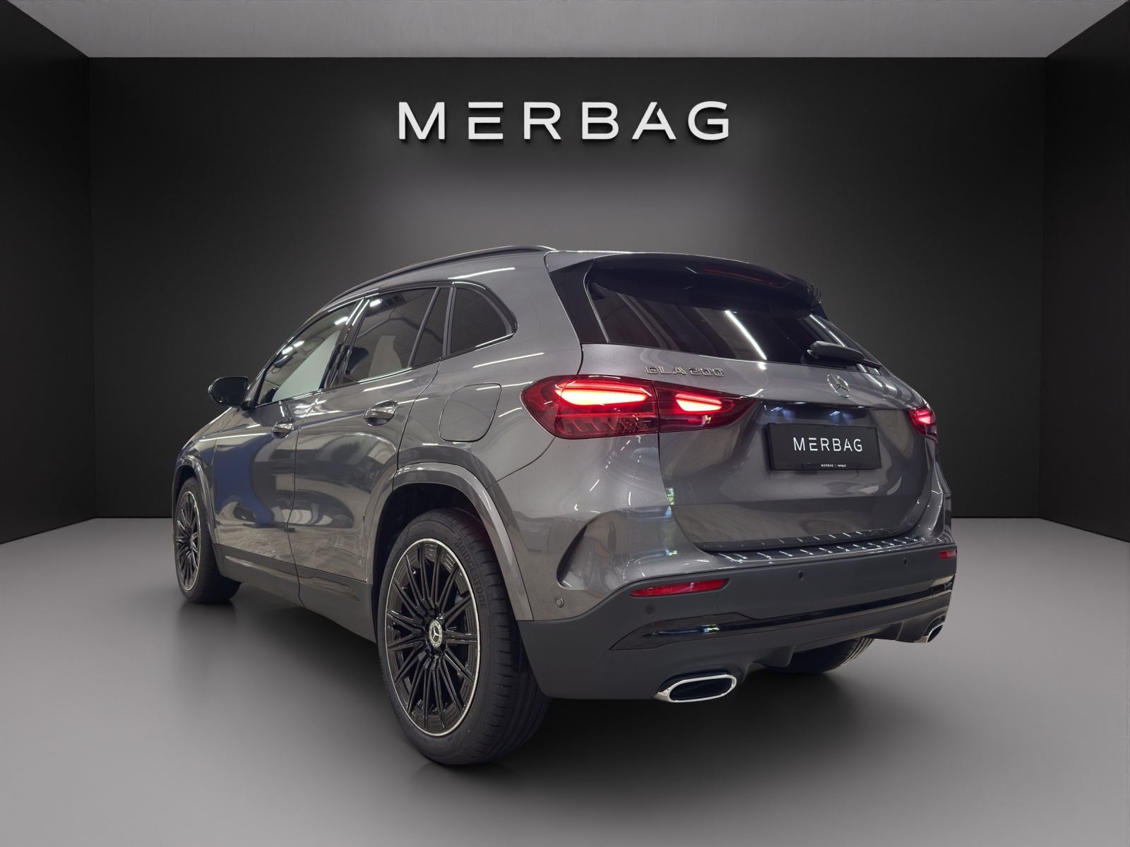 MERCEDES-BENZ GLA 200 7G-DCT "Night Star"-image-4