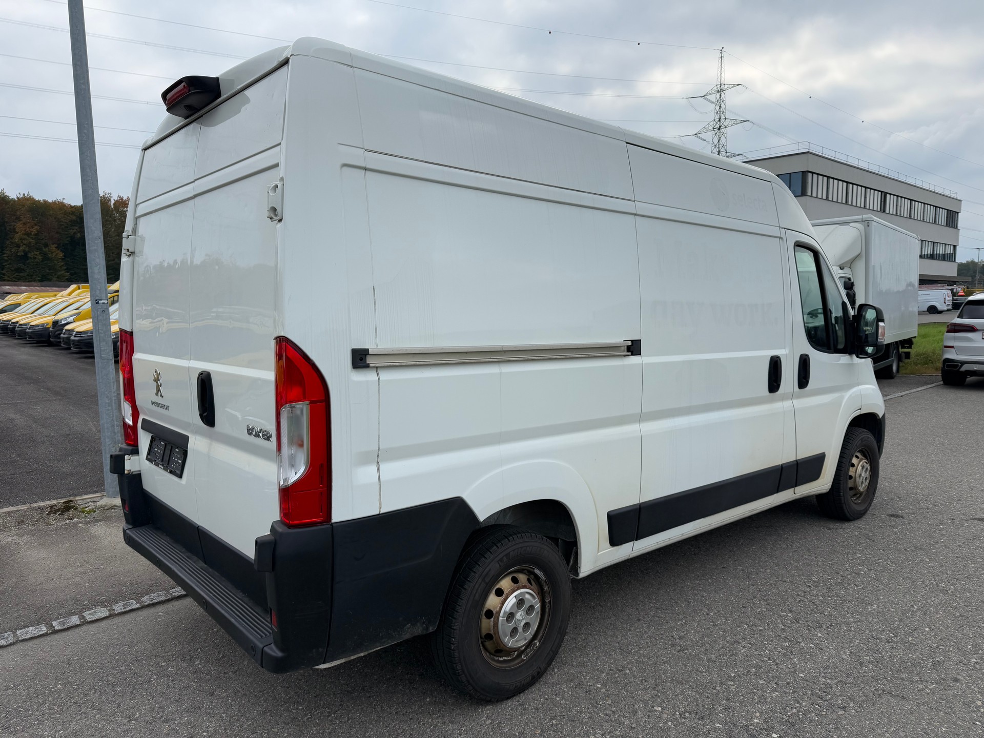 PEUGEOT Boxer 2.2 HDI 335 Pro L2H2-image-2